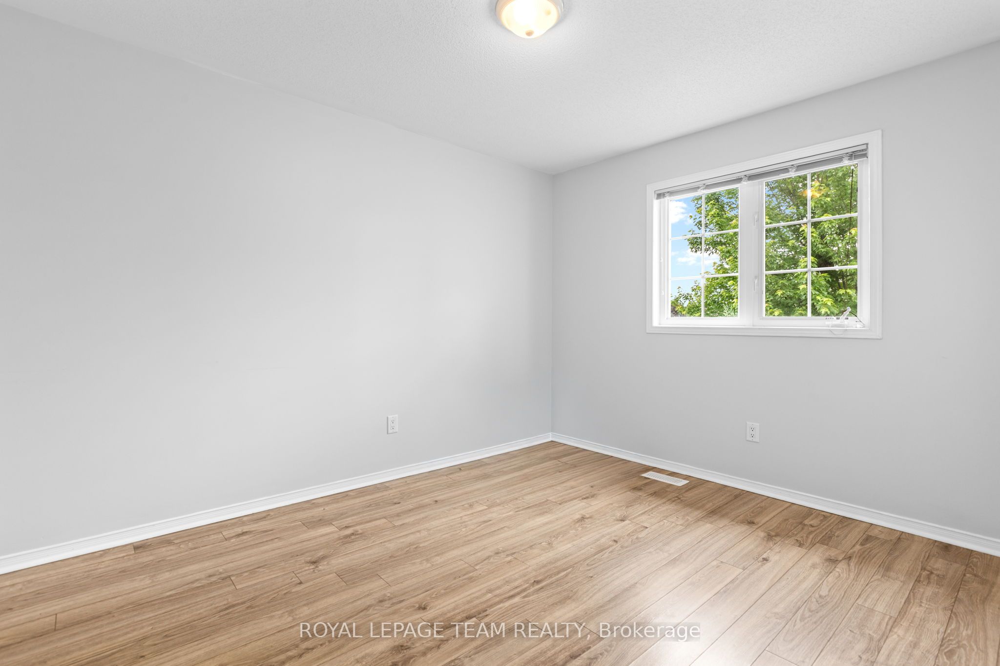92 Wolff Crescent Property Photo 24