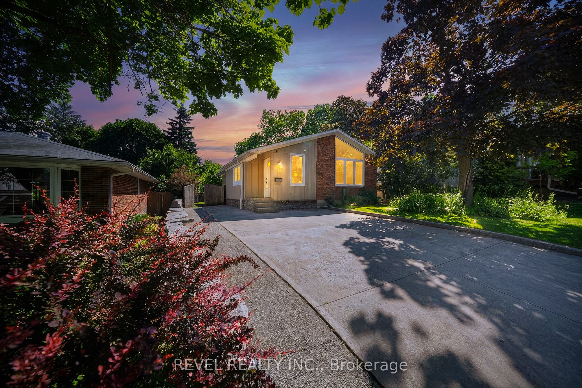 17 Flynn Avenue Property Photo 1