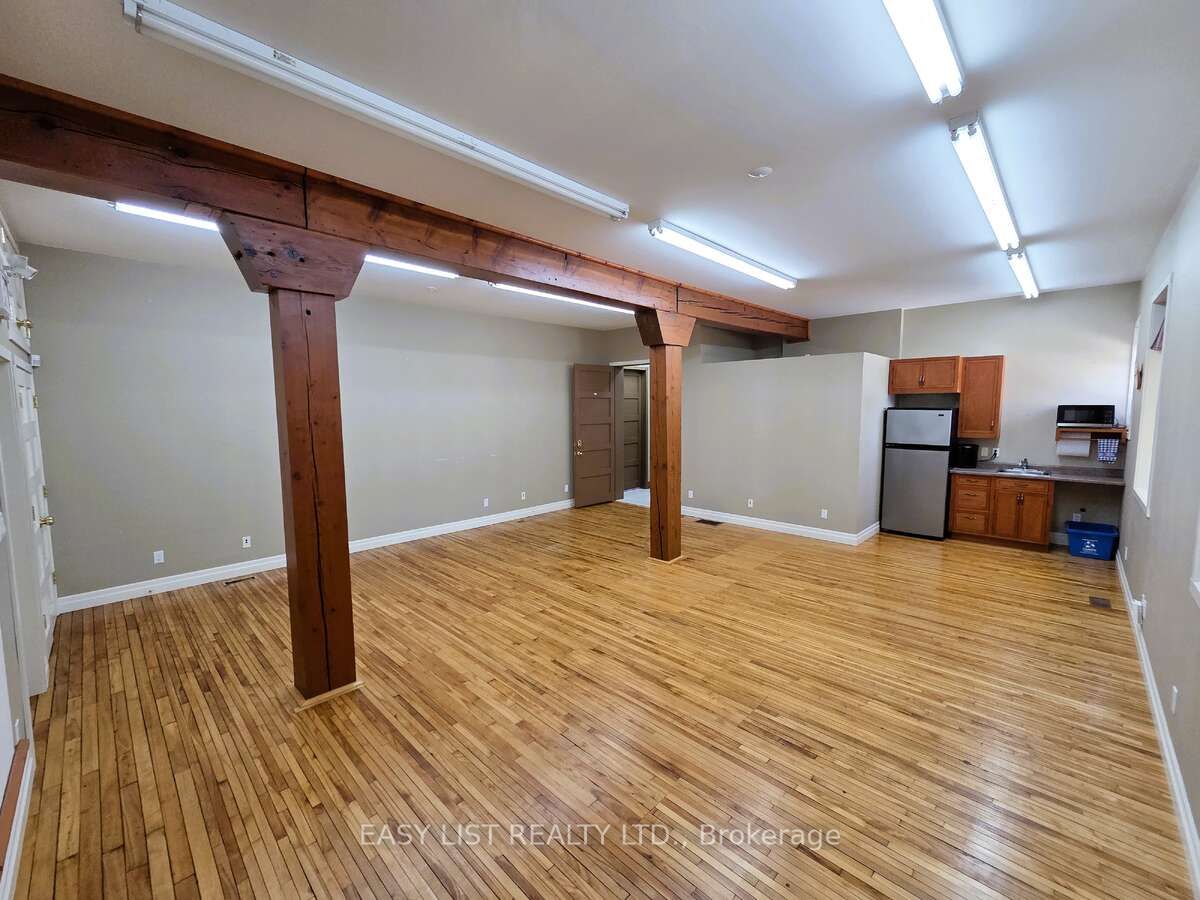 15 John Street E Property Photo 3