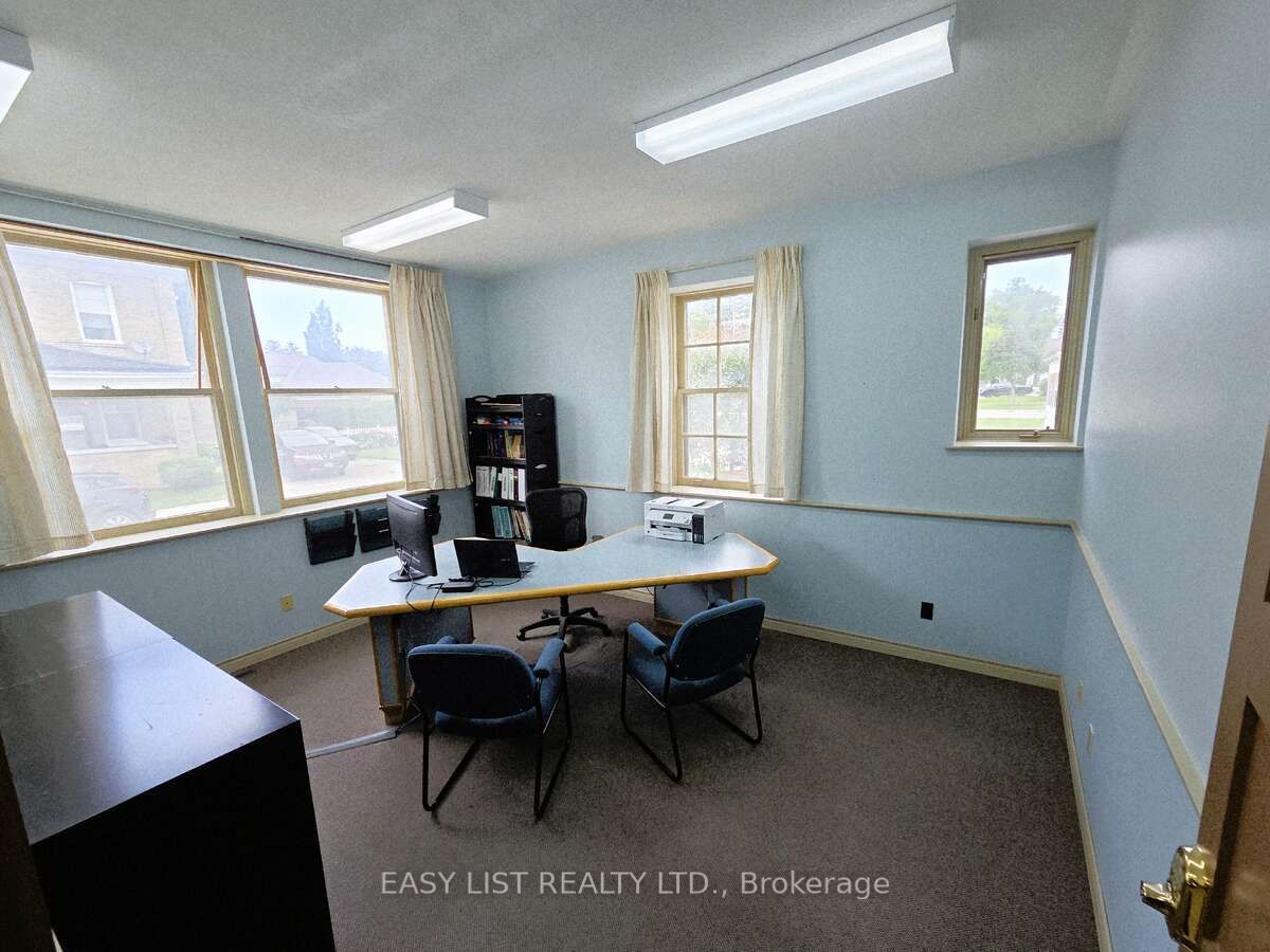 15 John Street E Property Photo 4