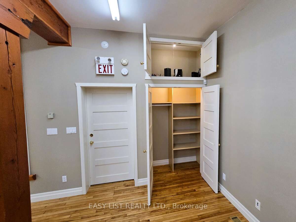 15 John Street E Property Photo 13