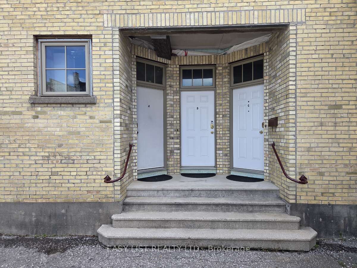 15 John Street E Property Photo 14