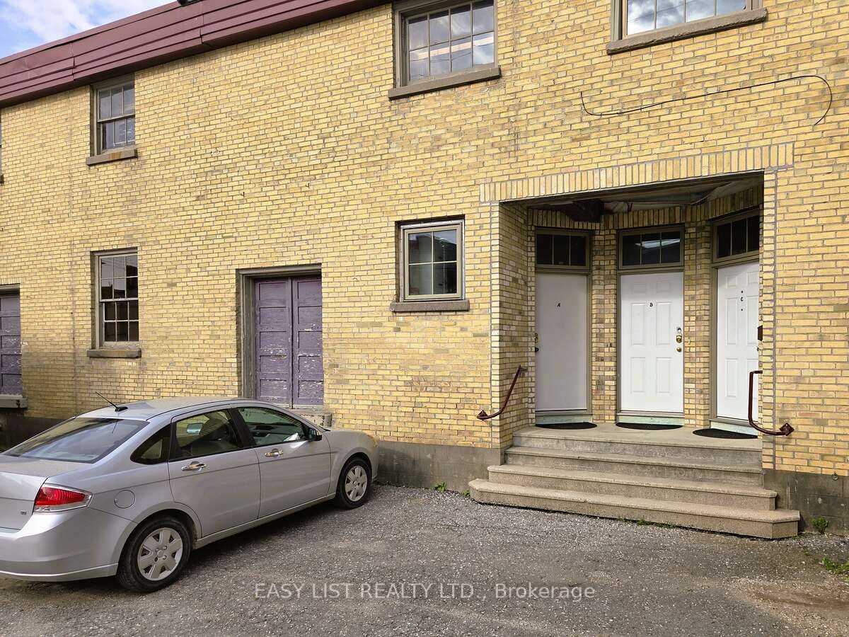 15 John Street E Property Photo 15