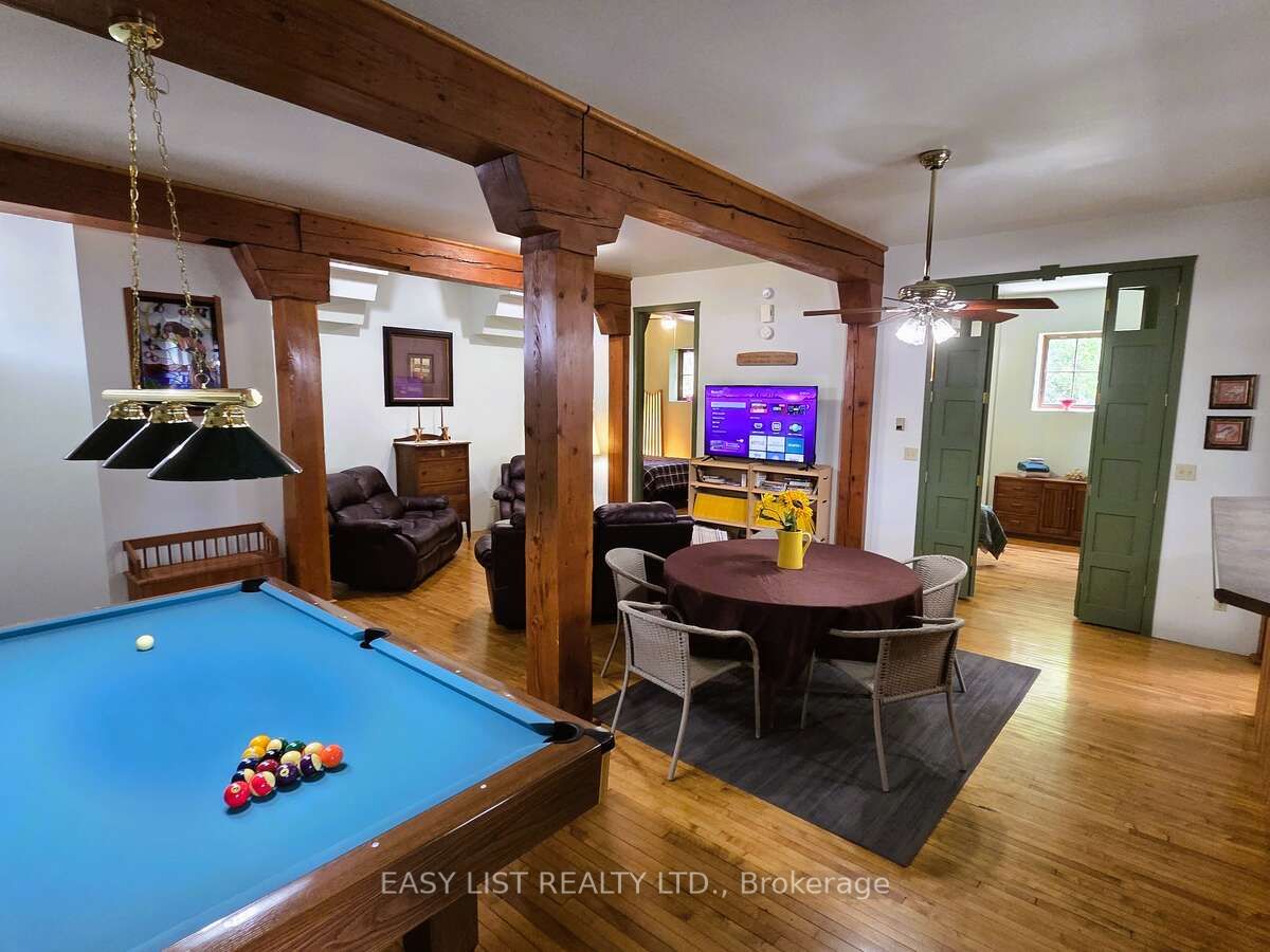 15 John Street E Property Photo 19