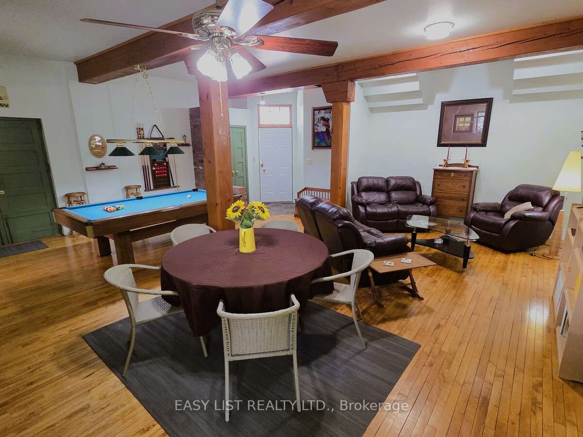 15 John Street E Property Photo 20