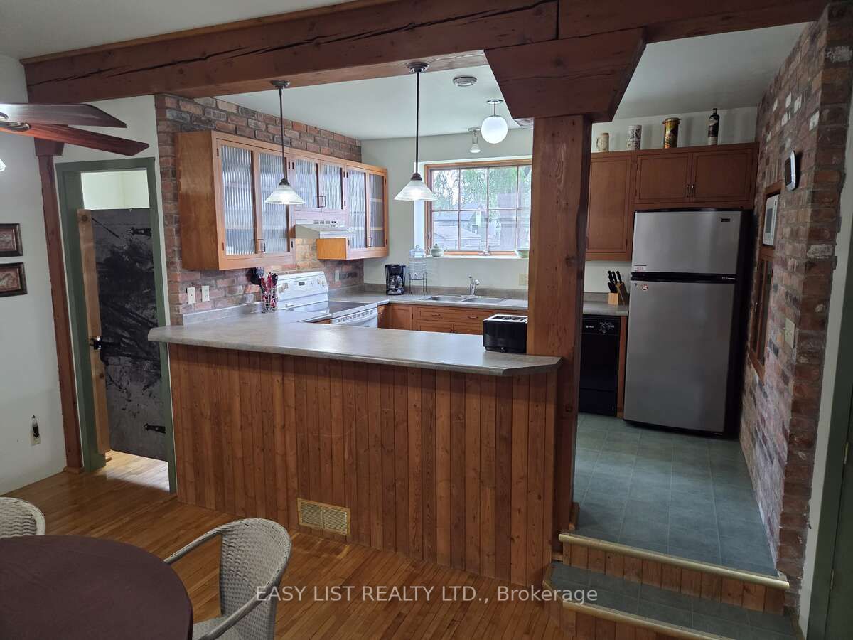 15 John Street E Property Photo 22