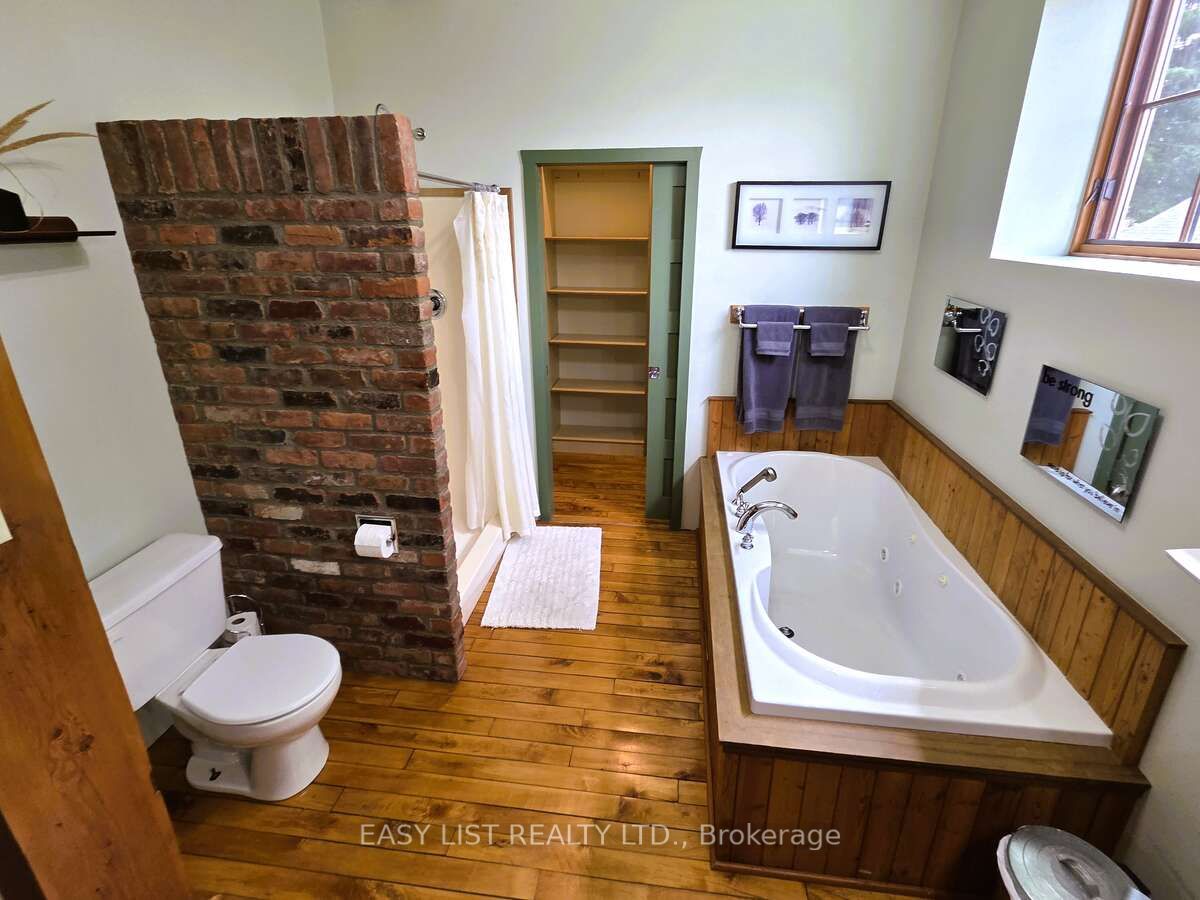 15 John Street E Property Photo 27