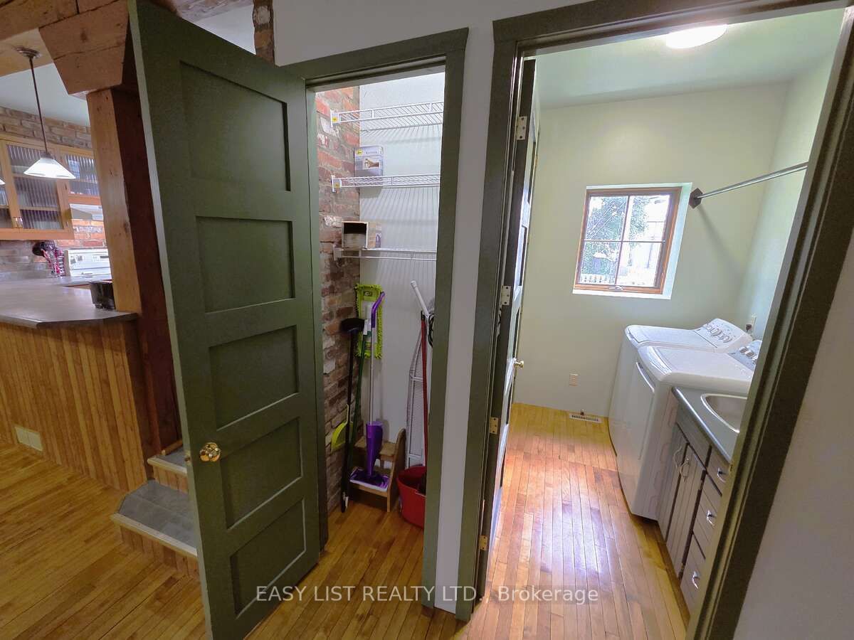 15 John Street E Property Photo 30