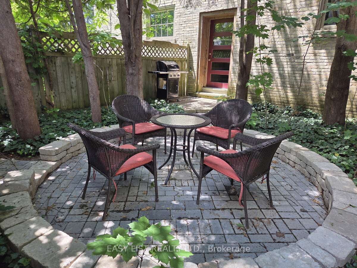 15 John Street E Property Photo 32