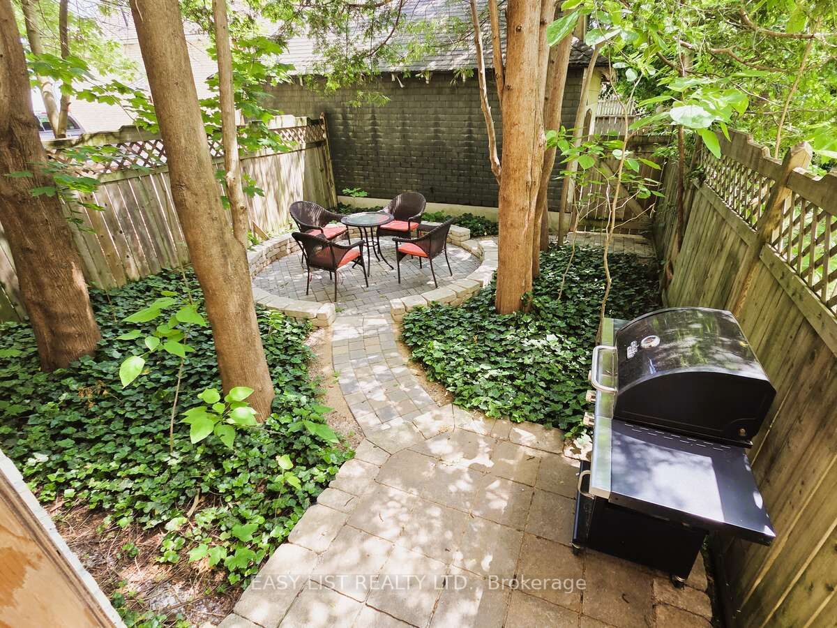 15 John Street E Property Photo 33