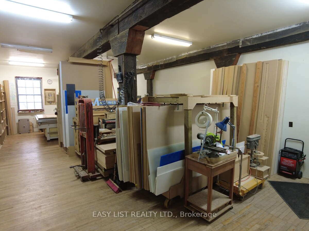 15 John Street E Property Photo 36