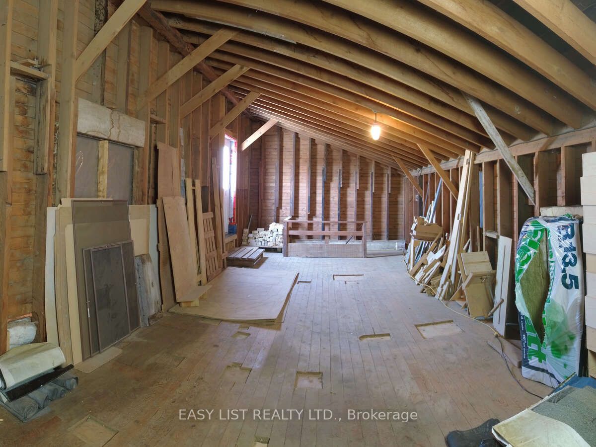 15 John Street E Property Photo 40