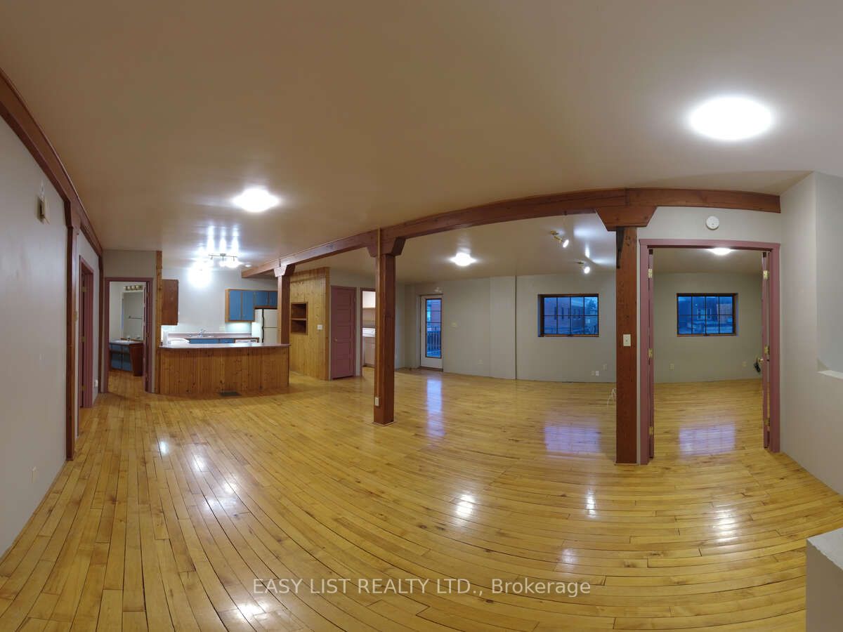 15 John Street E Property Photo 41