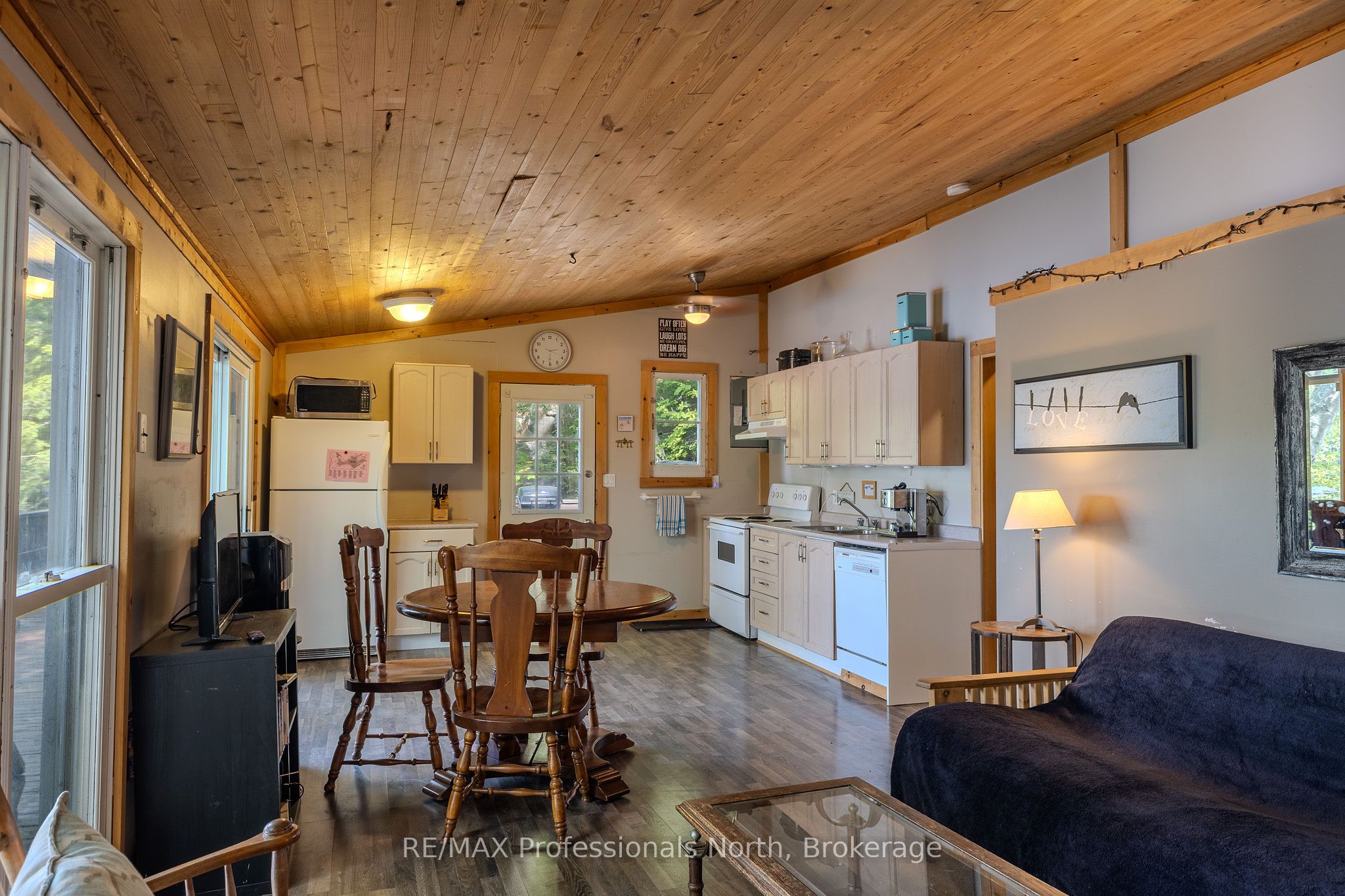 1016 Twilight Close Property Photo 15