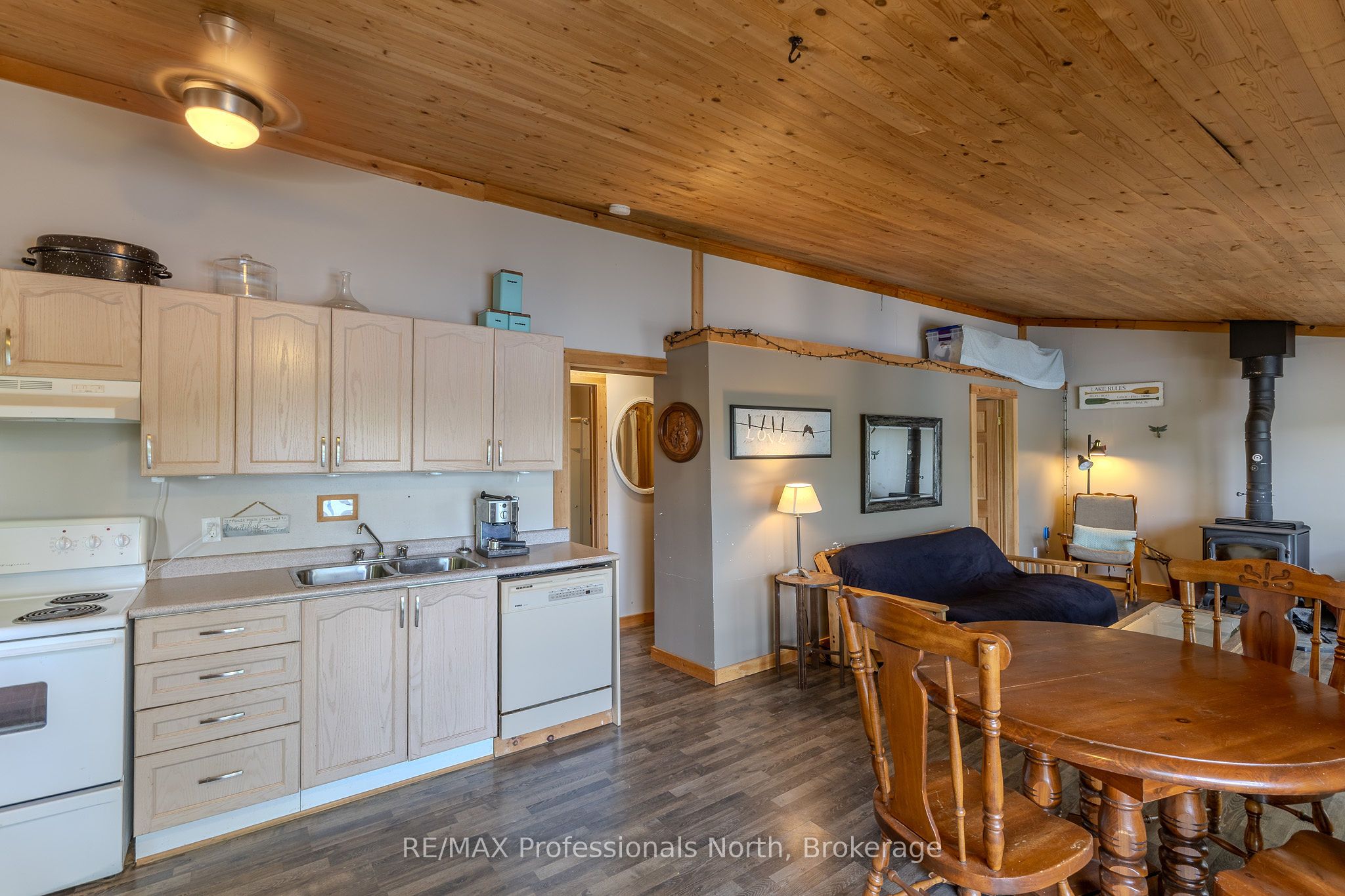 1016 Twilight Close Property Photo 19