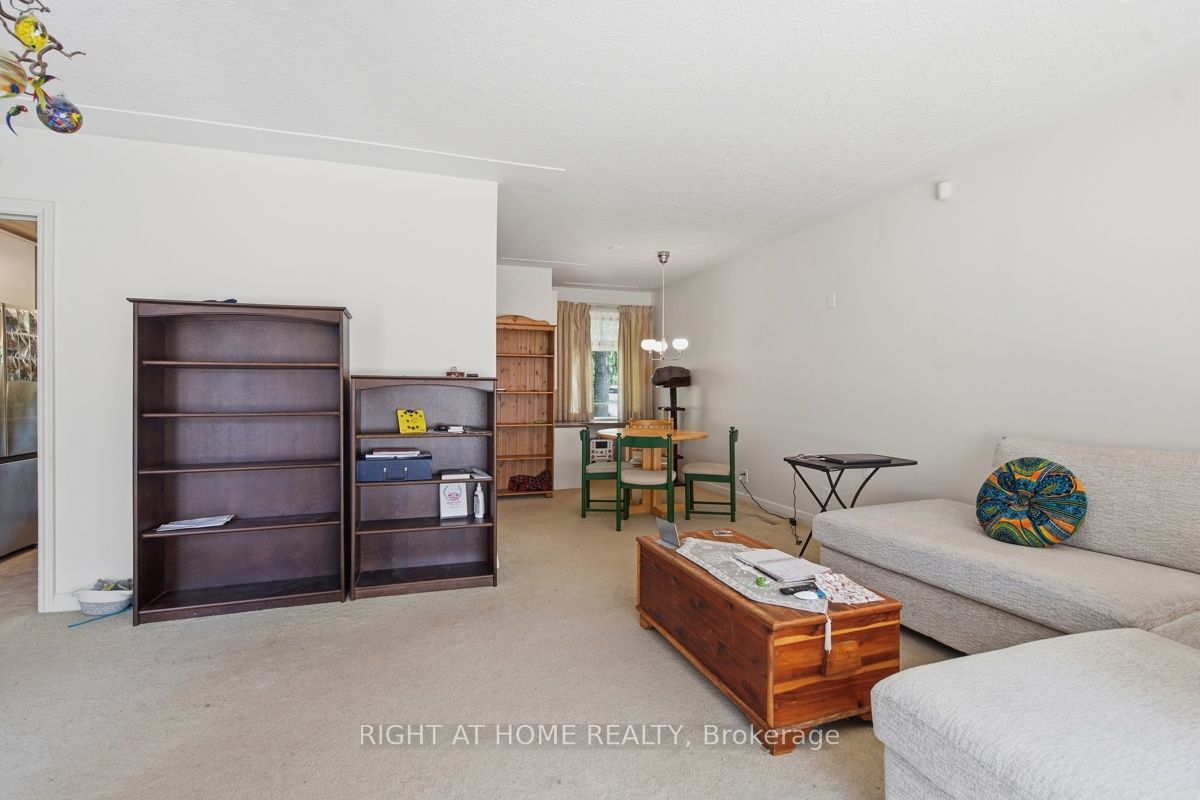 384 Regal Drive Property Photo 8