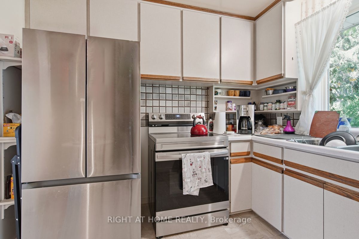384 Regal Drive Property Photo 14