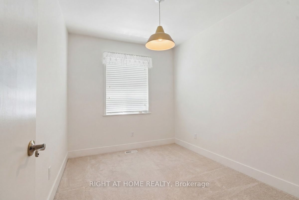 384 Regal Drive Property Photo 15