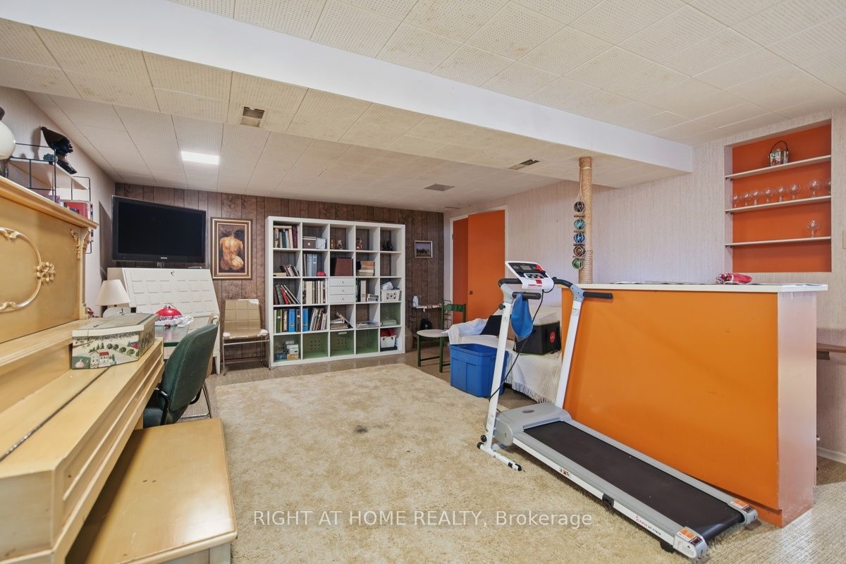 384 Regal Drive Property Photo 21
