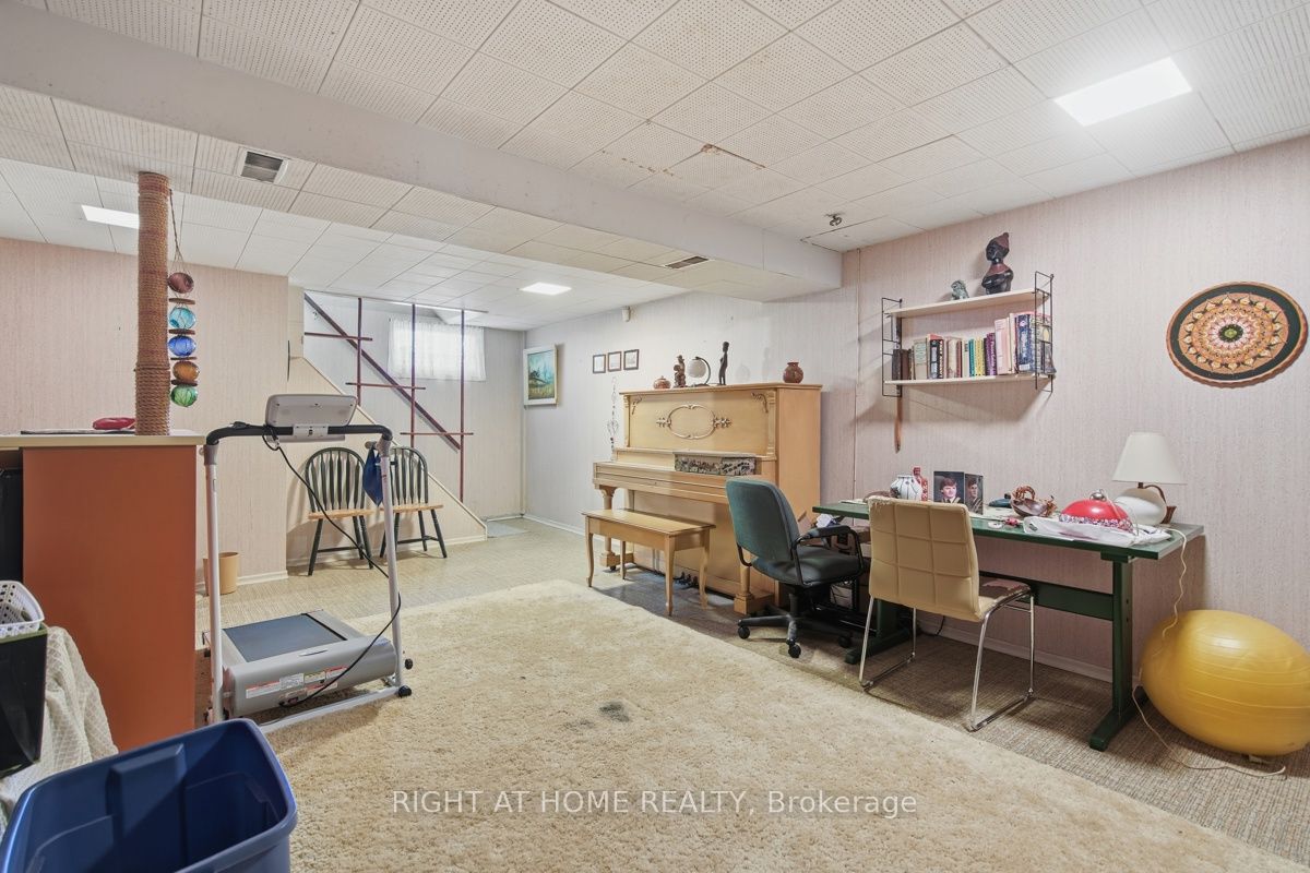 384 Regal Drive Property Photo 22