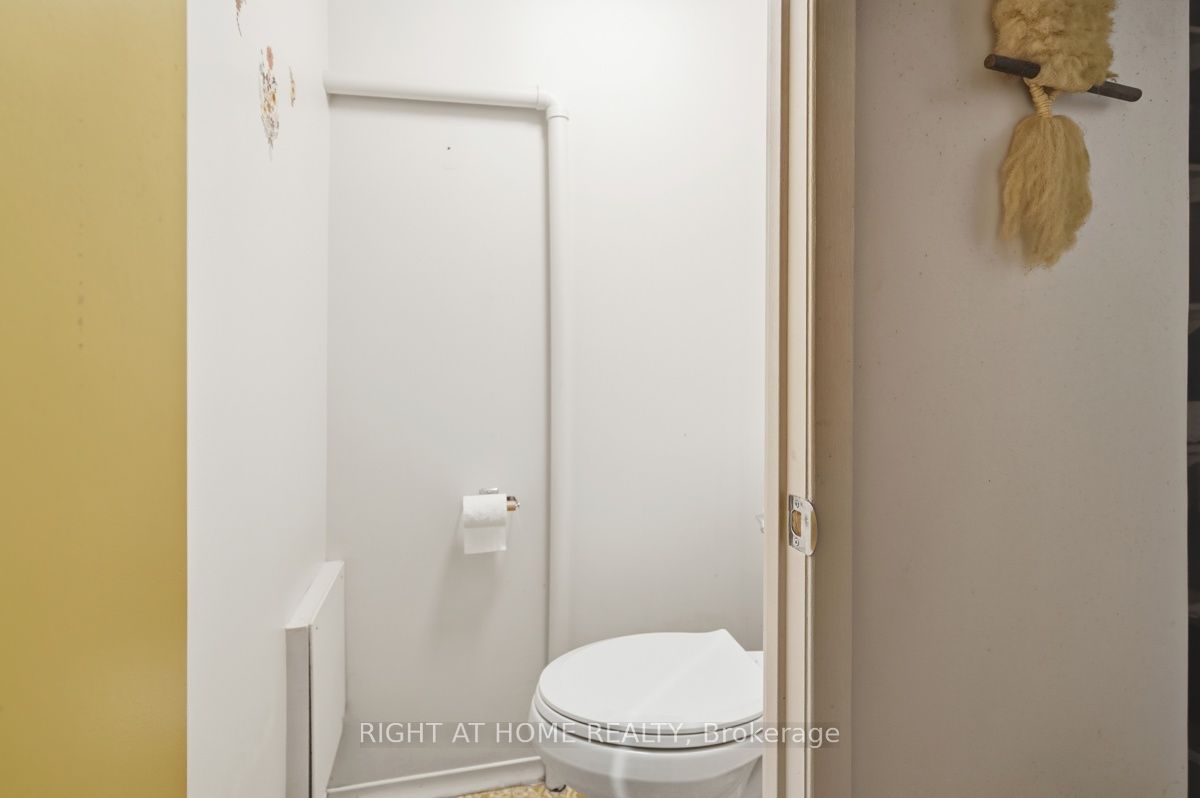 384 Regal Drive Property Photo 27