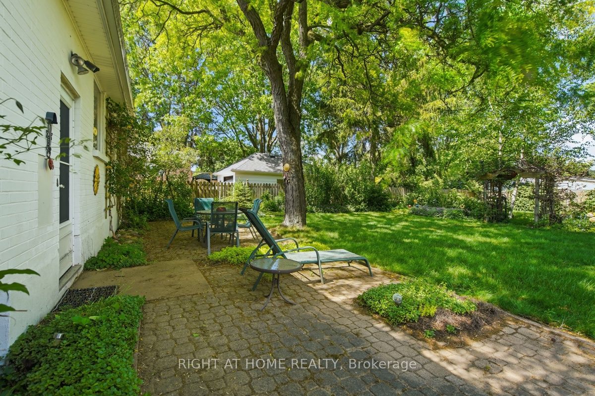384 Regal Drive Property Photo 28