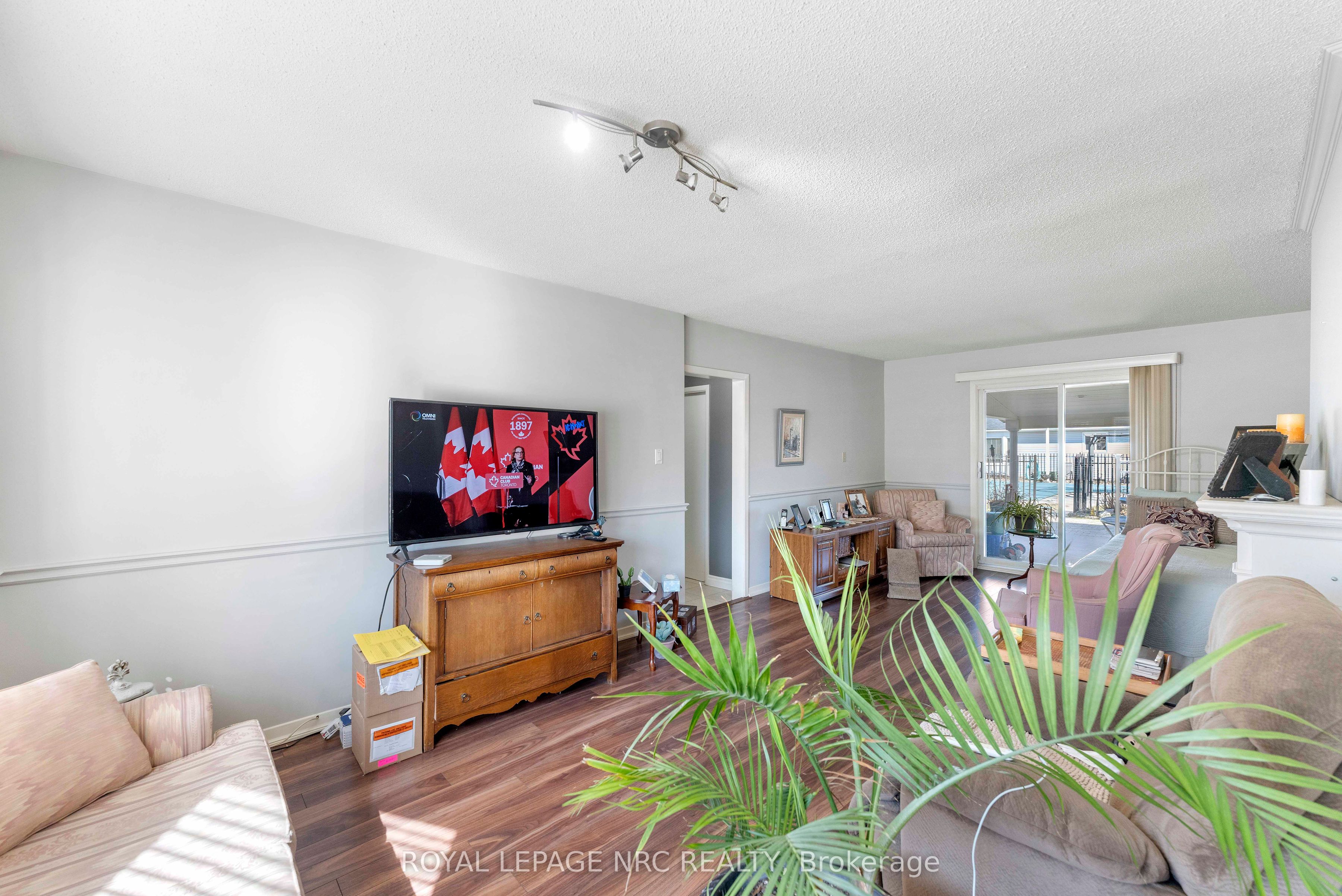 68 Pine Street S Property Photo 21