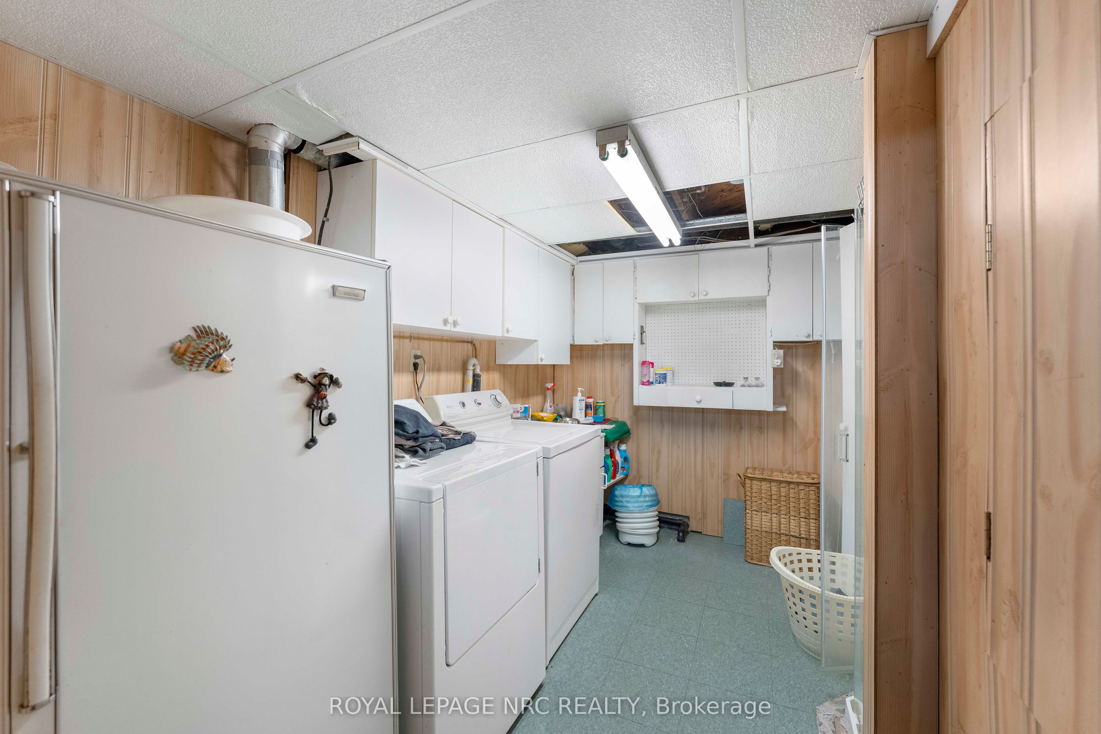 68 Pine Street S Property Photo 34