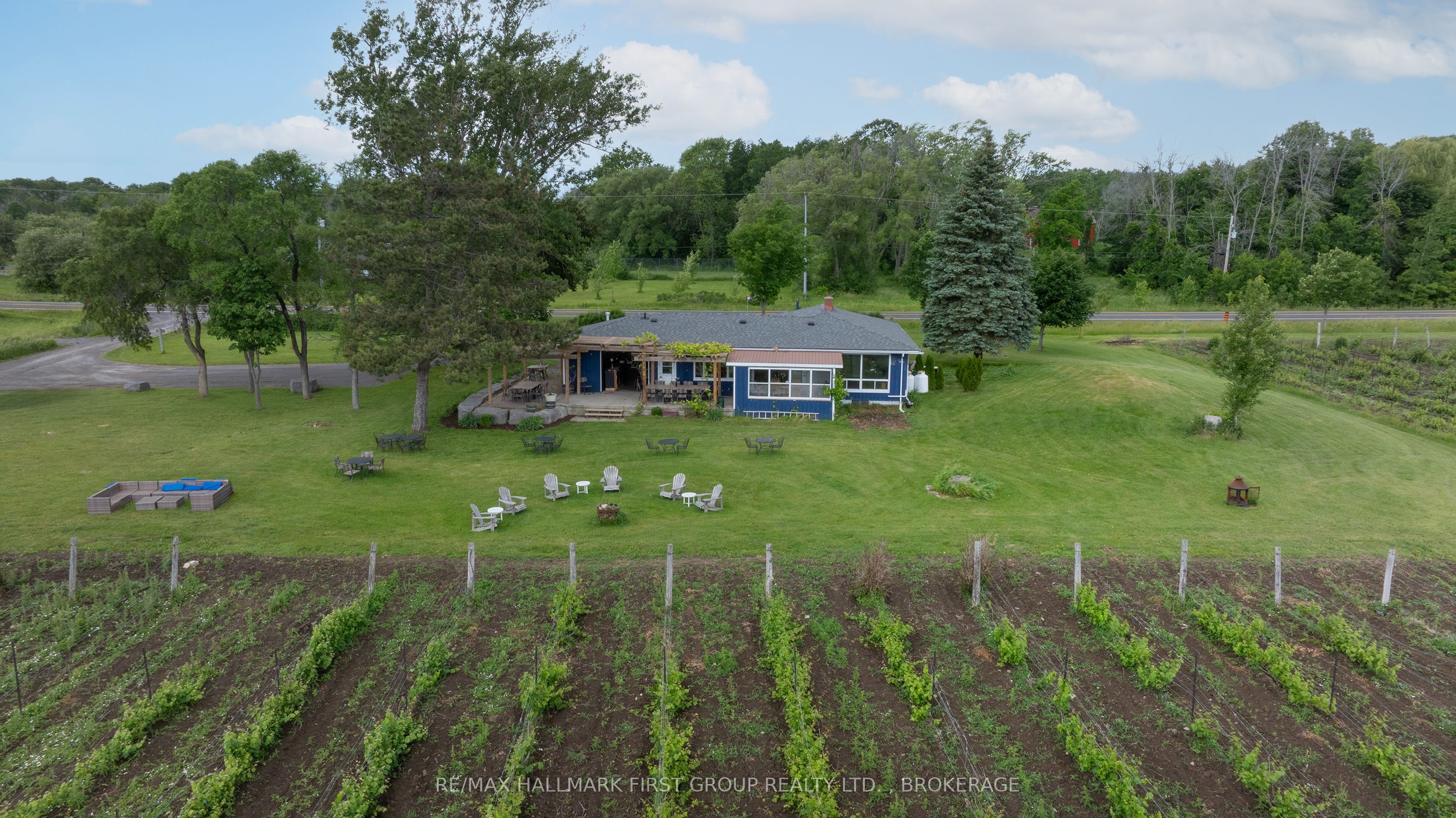 9656 Loyalist Parkway Property Photo 3