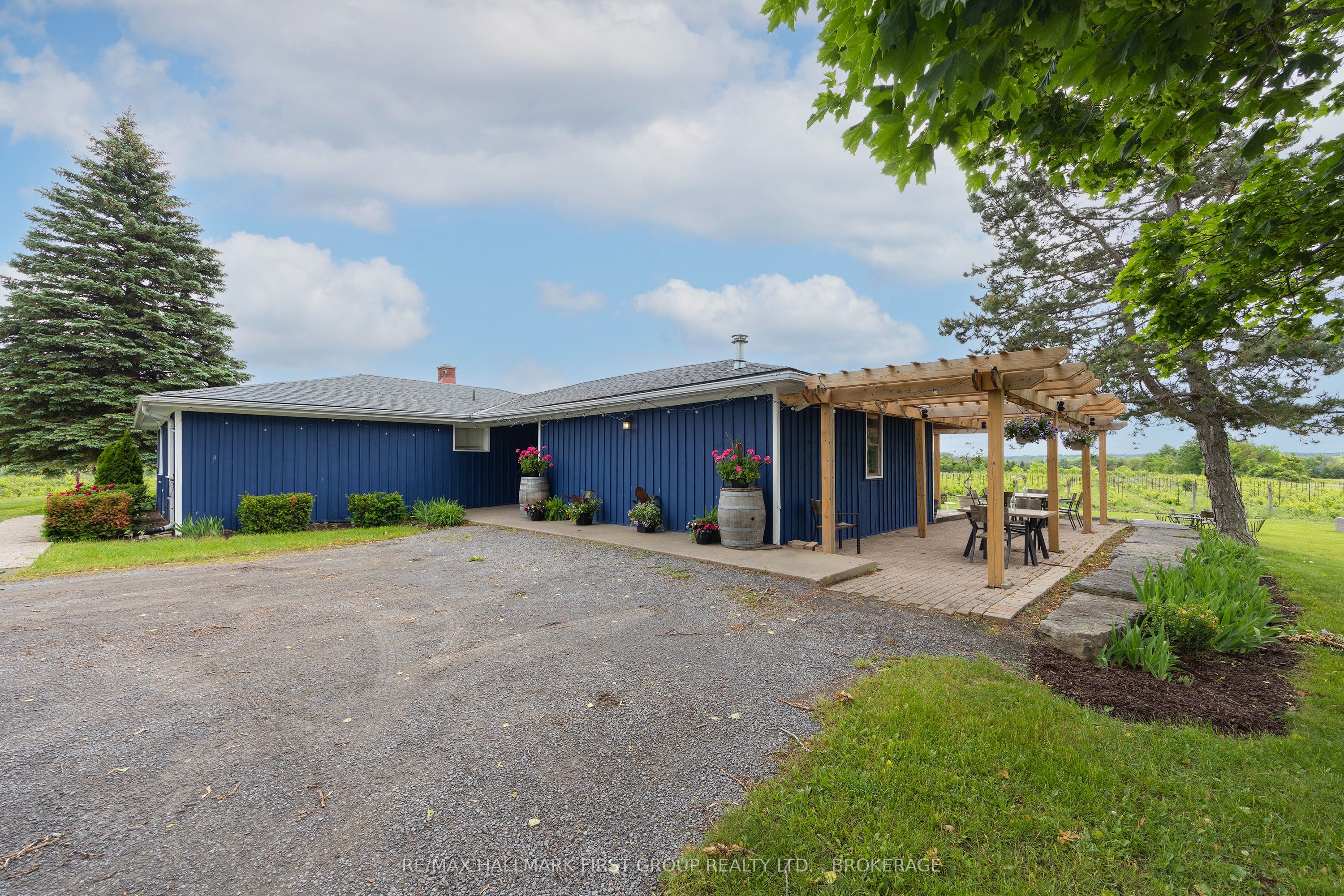 9656 Loyalist Parkway Property Photo 9
