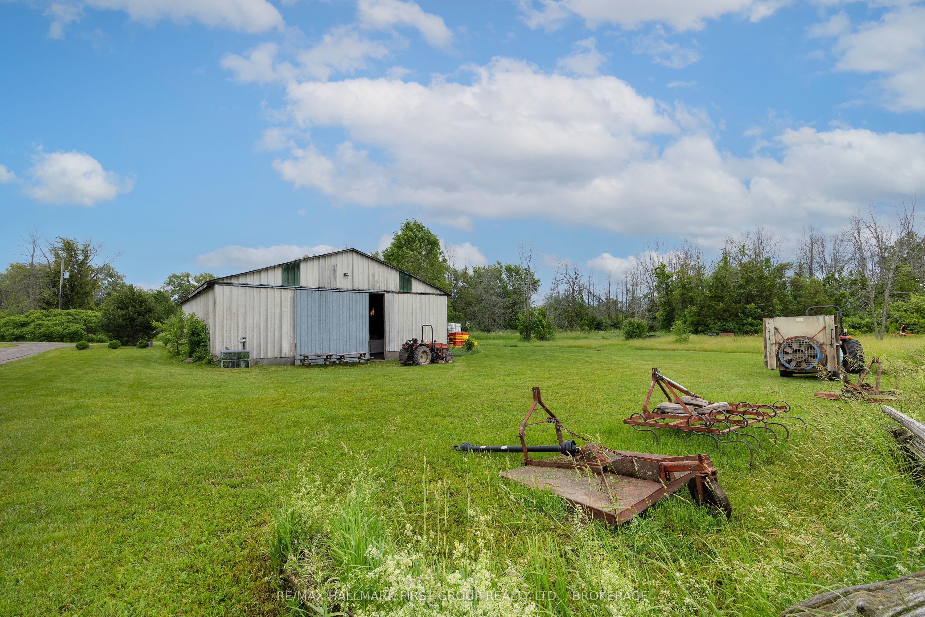 9656 Loyalist Parkway Property Photo 32