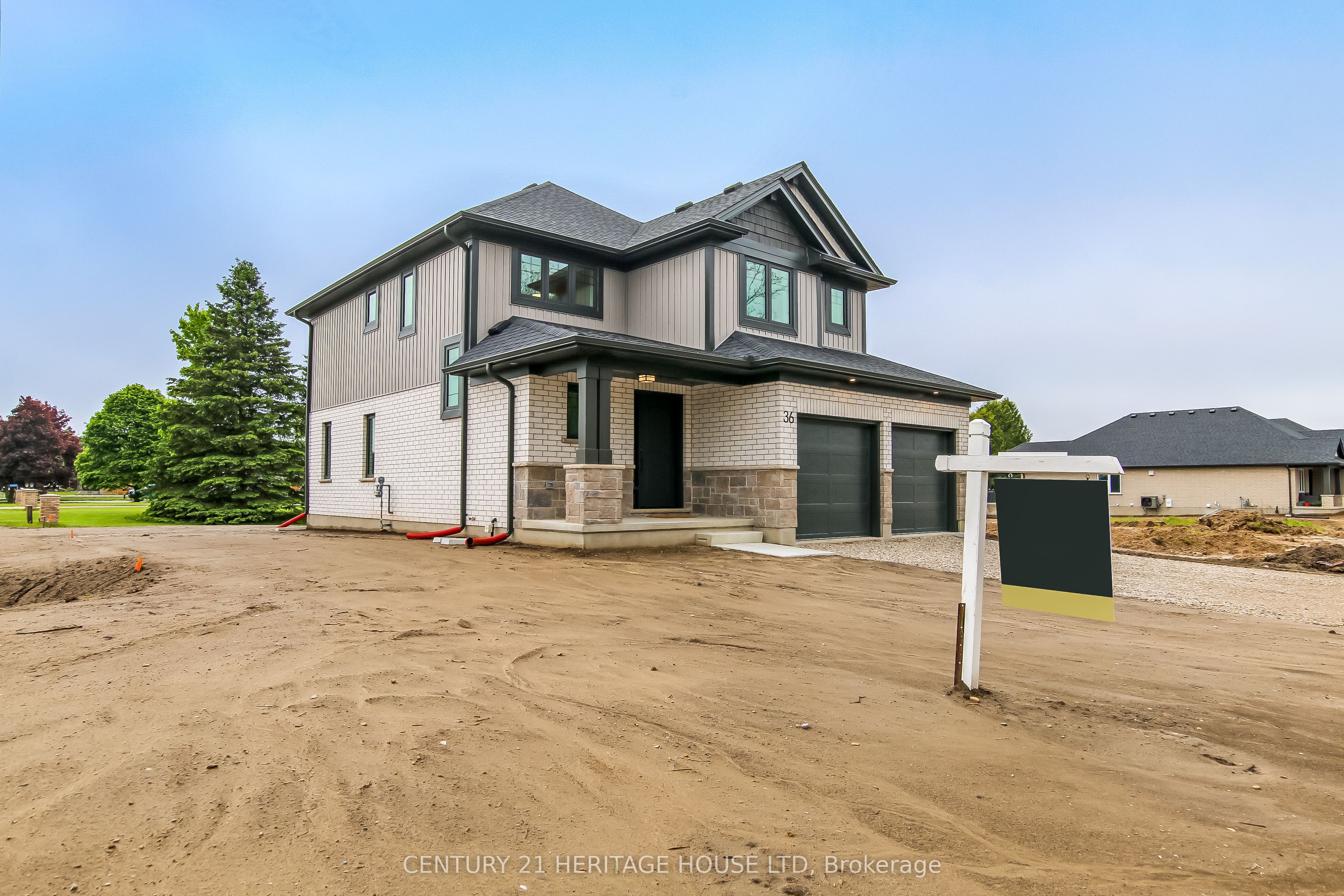36 Hawks Gate Property Photo 2