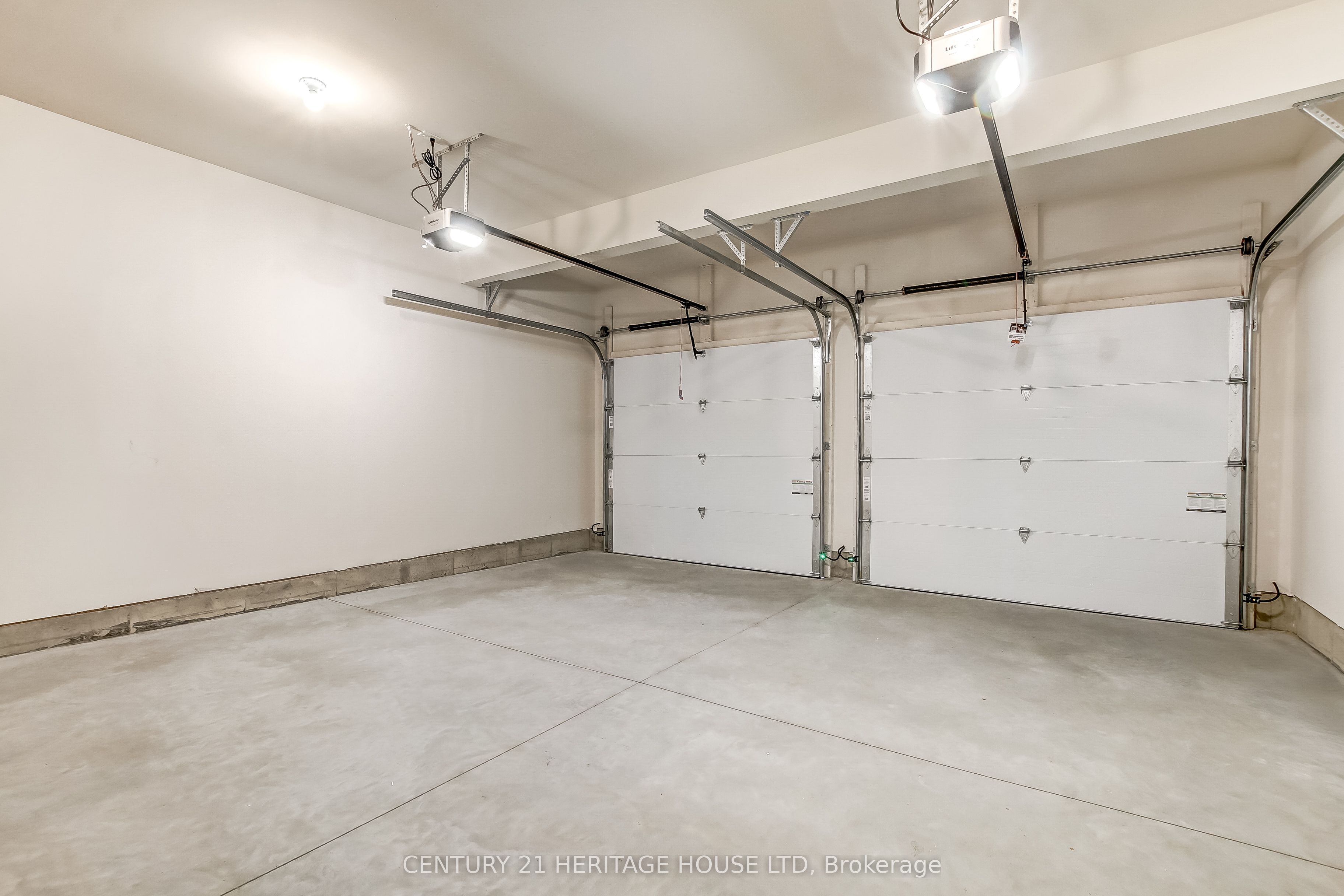 36 Hawks Gate Property Photo 30