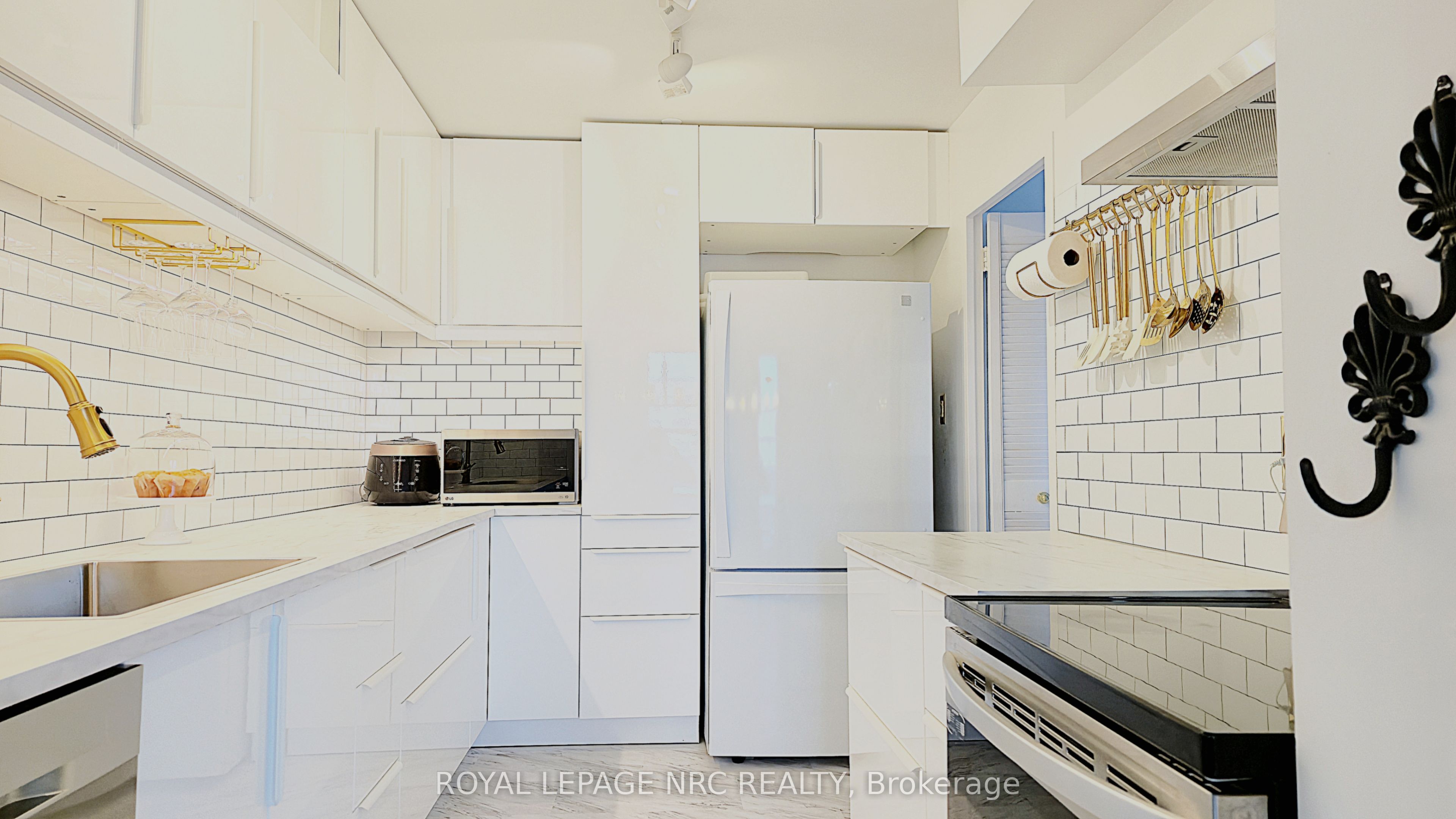 35 Towering Heights Boulevard 1108 Property Photo 4