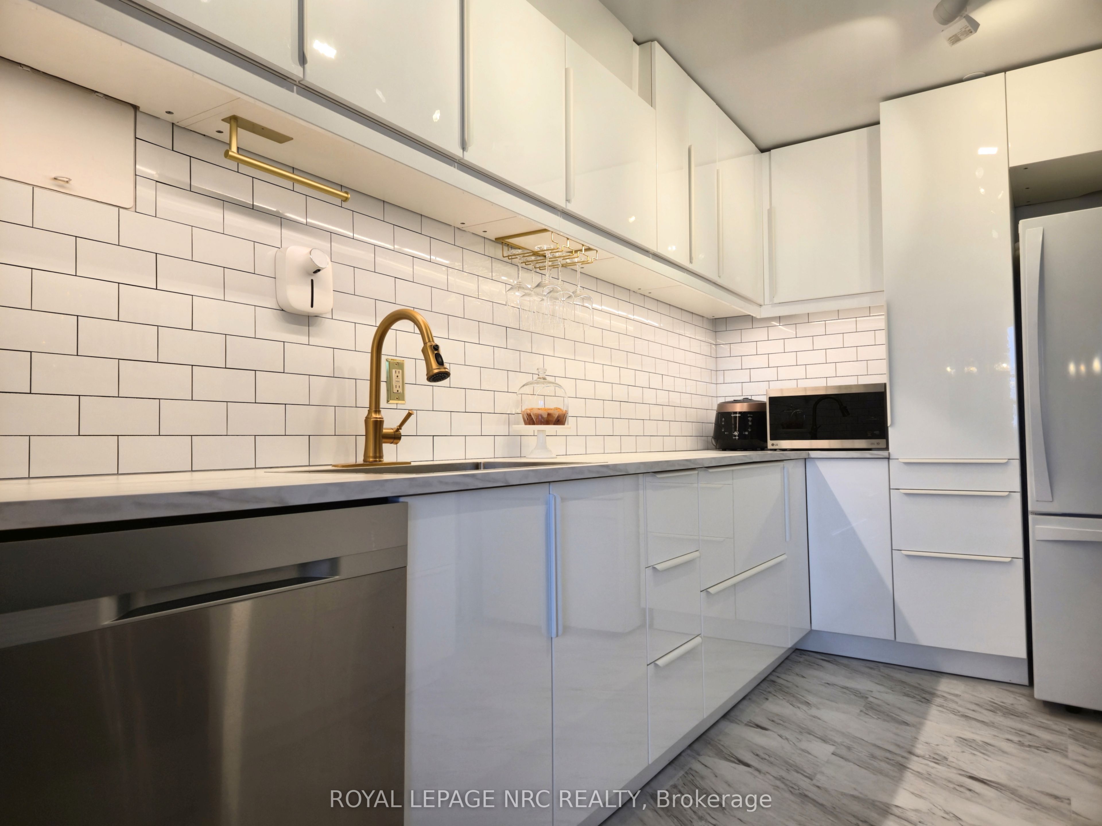 35 Towering Heights Boulevard 1108 Property Photo 8