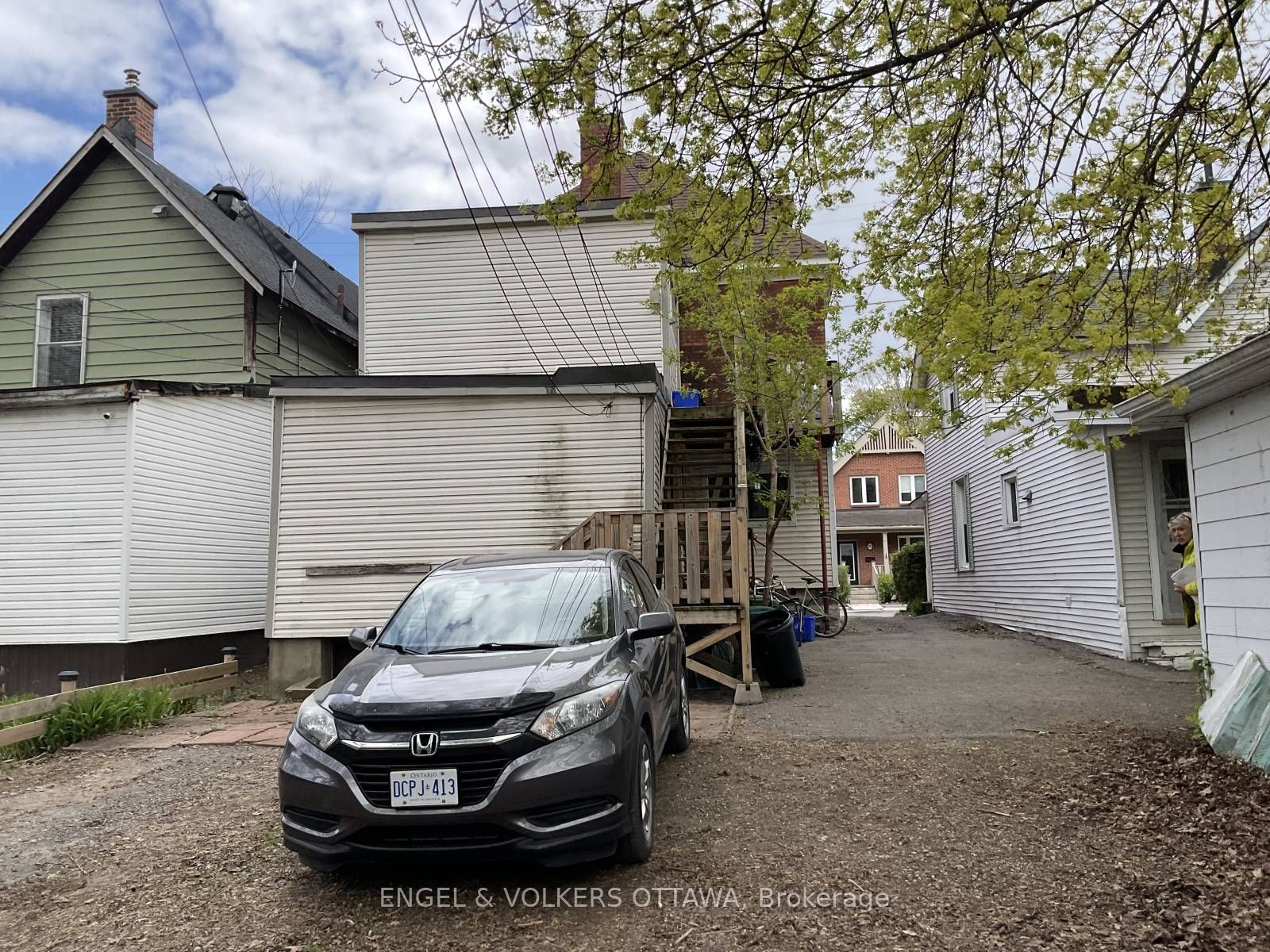 85 Waverley Street E Property Photo 3