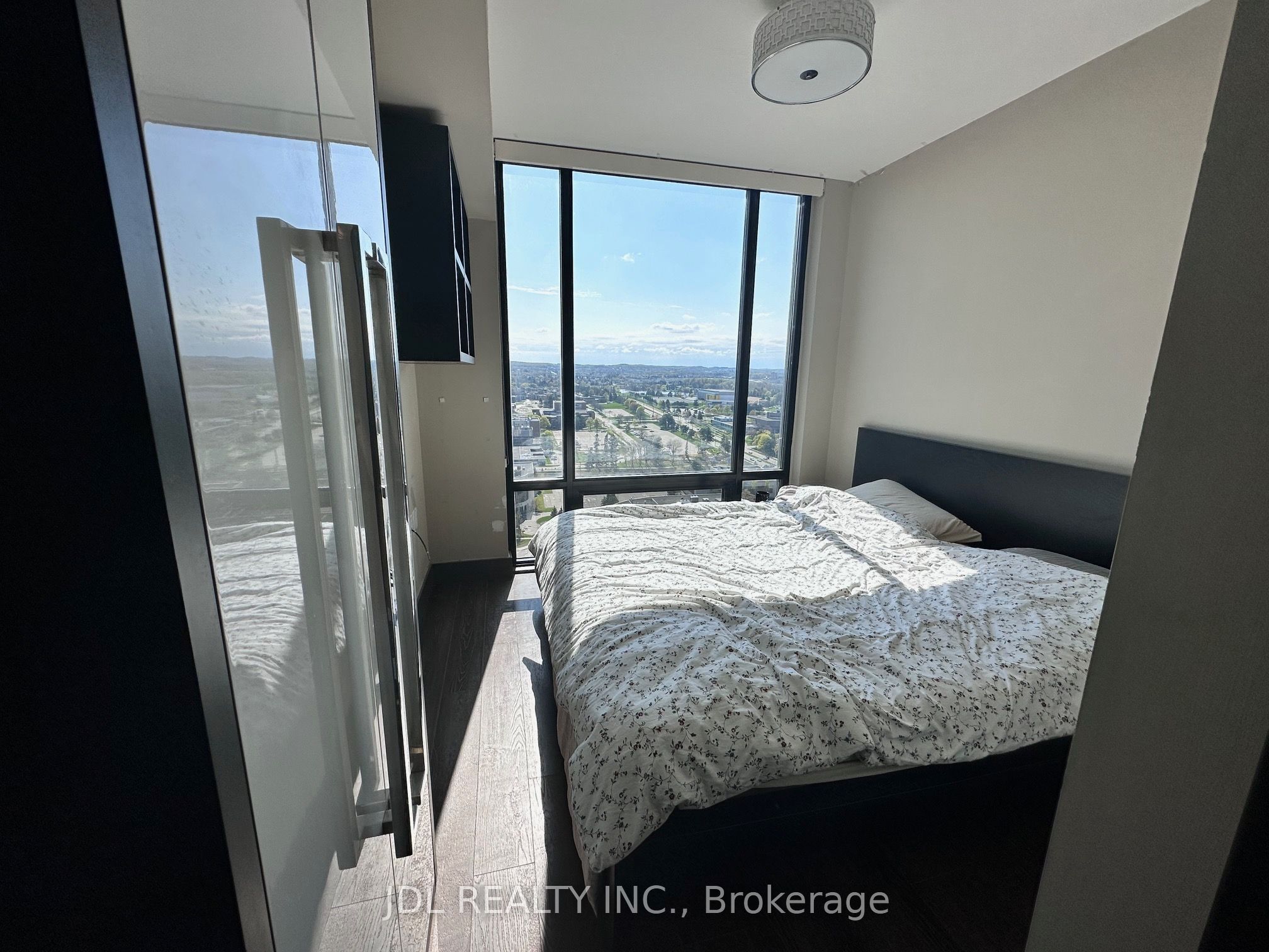 330 Phillip Street S2501 Shared Unit Property Photo 4