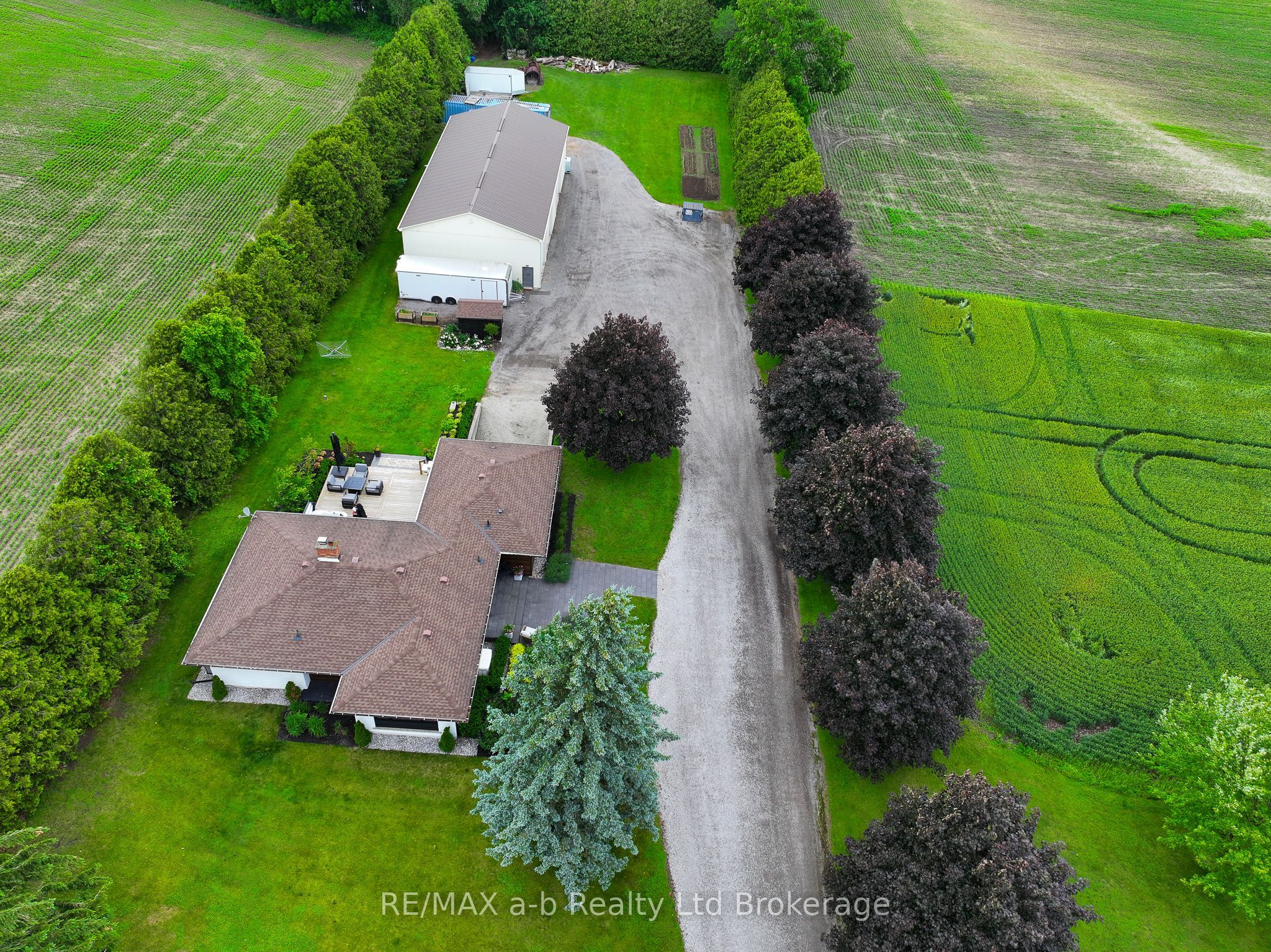 306171 Caley Road Property Photo 1