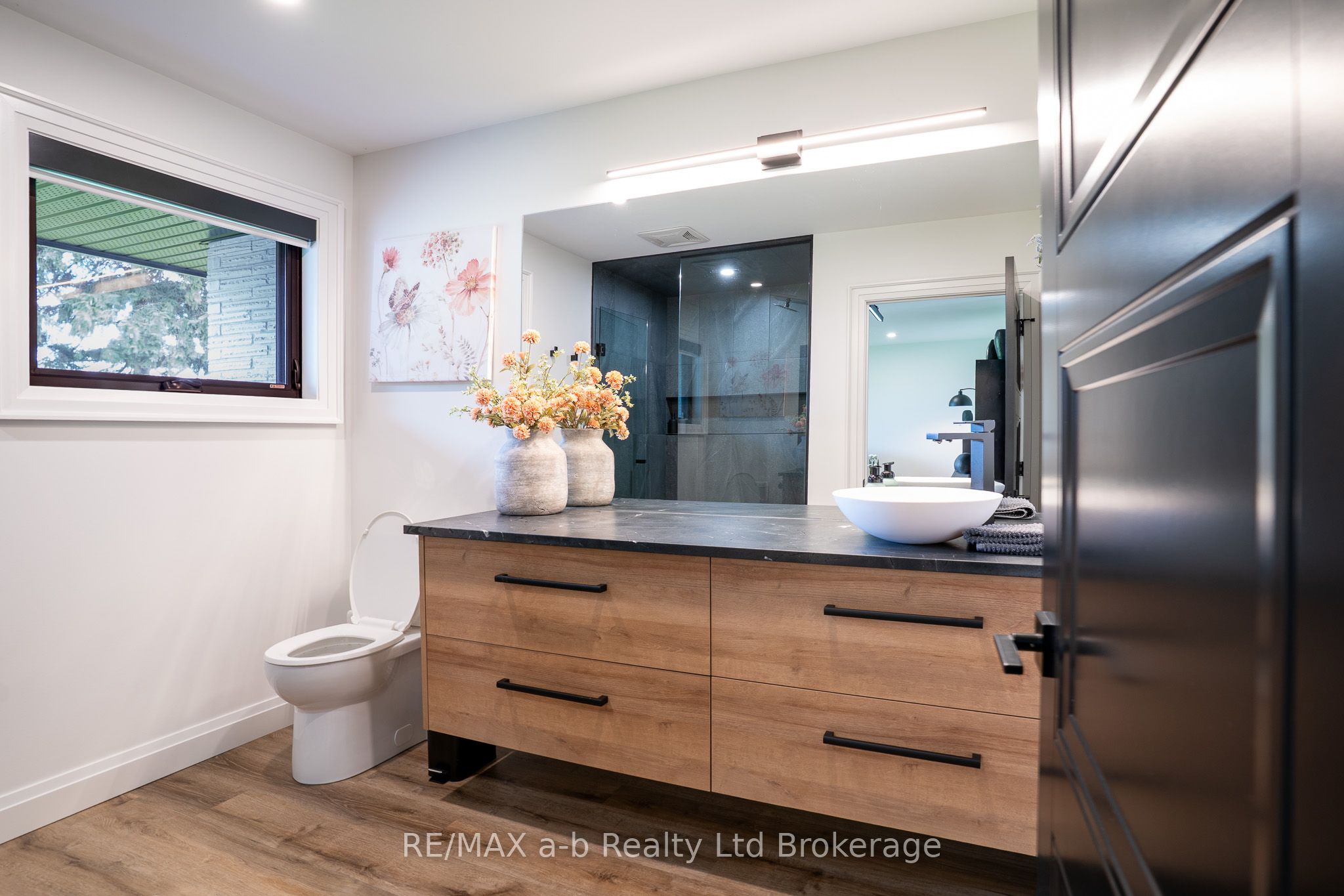 306171 Caley Road Property Photo 21