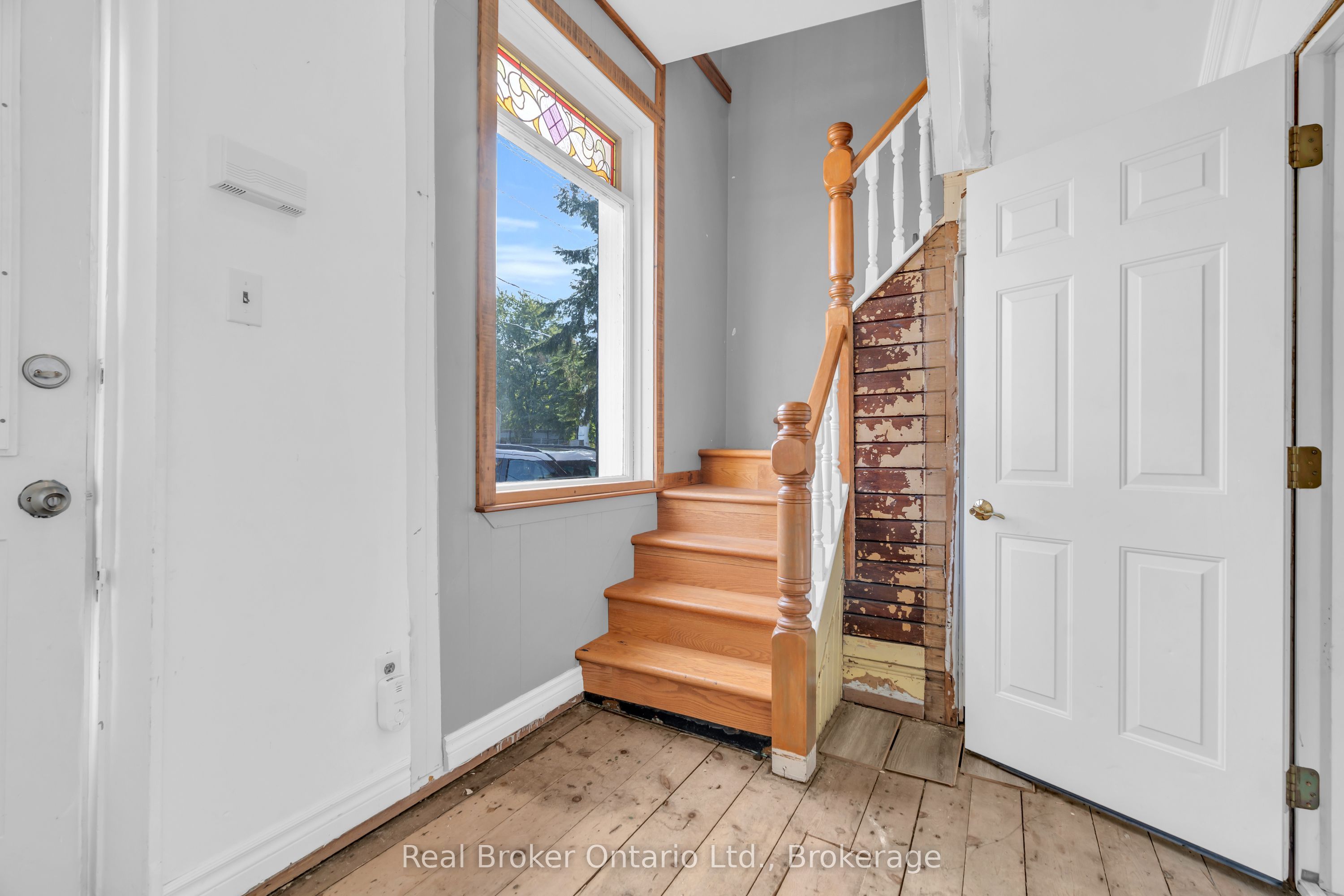 349 Main Street S Property Photo 17