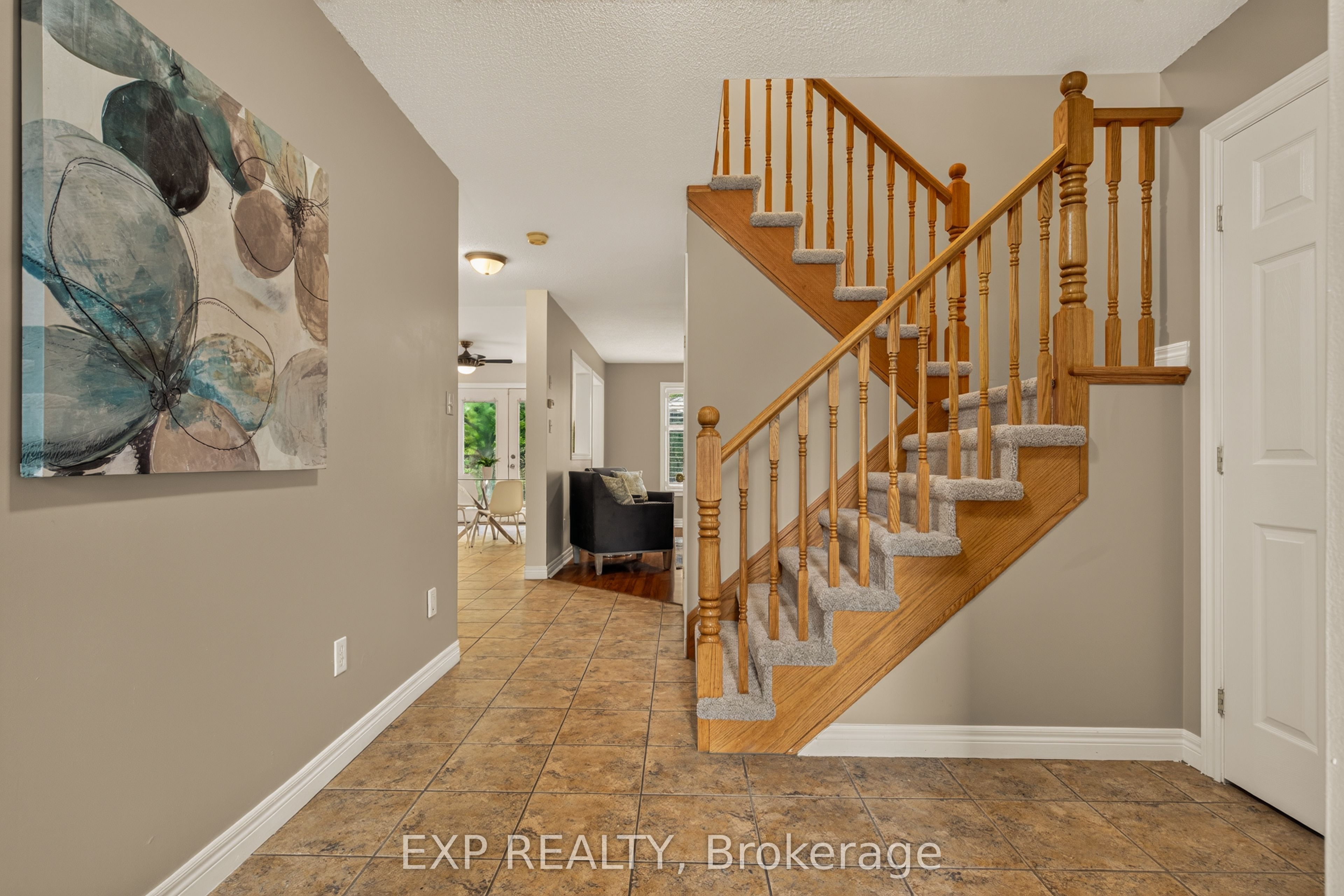 72 Etherington Crescent Property Photo 4