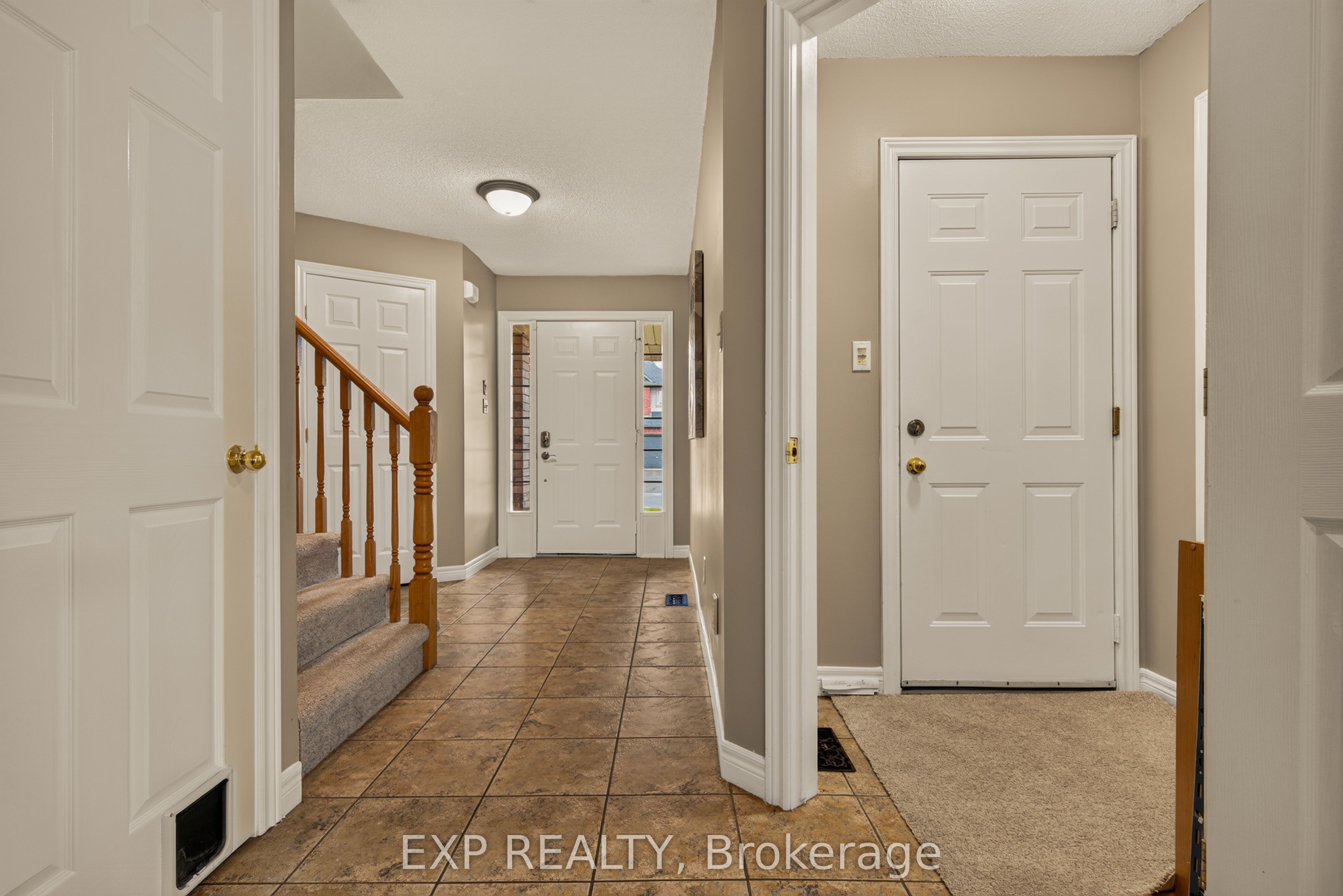 72 Etherington Crescent Property Photo 5