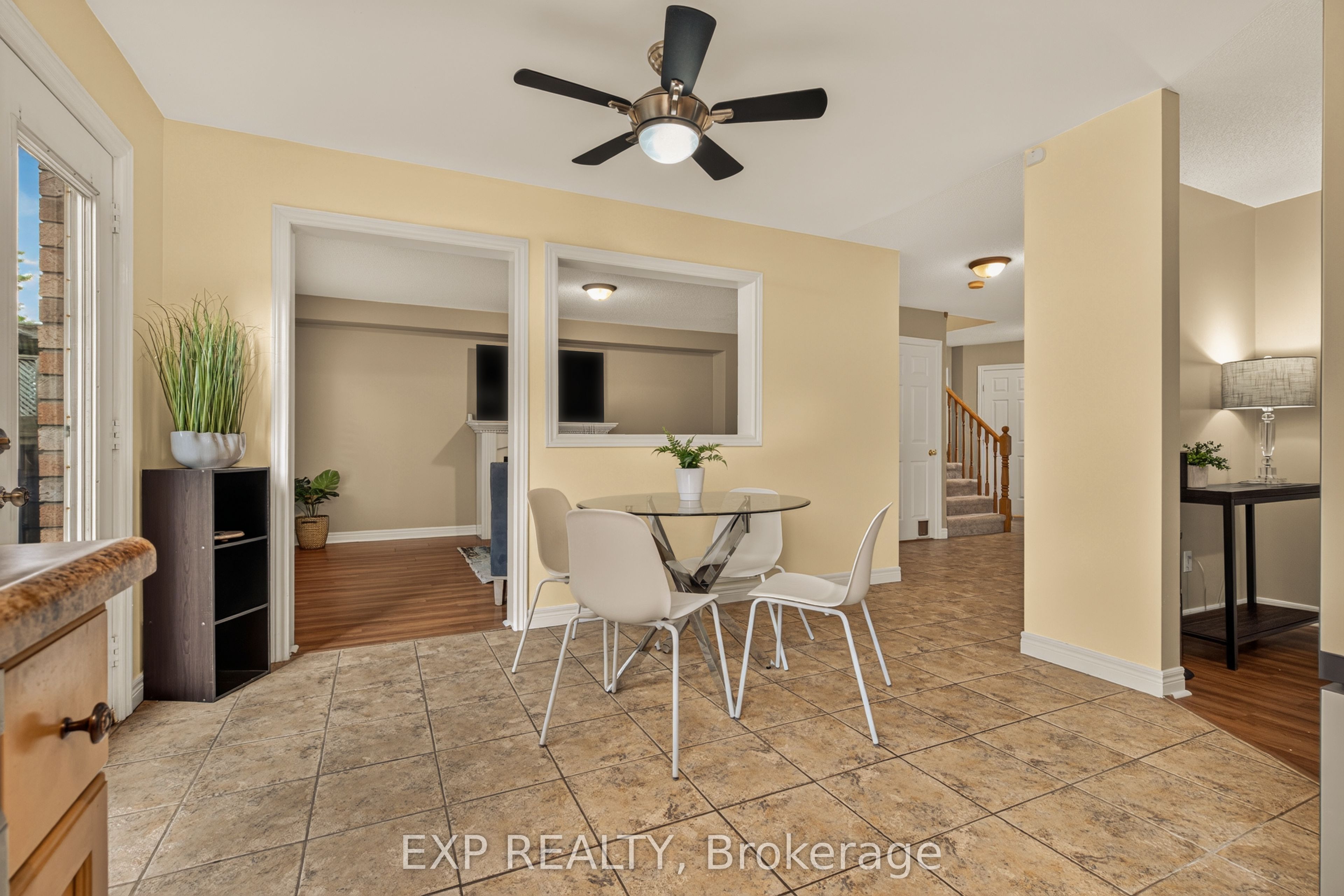 72 Etherington Crescent Property Photo 13