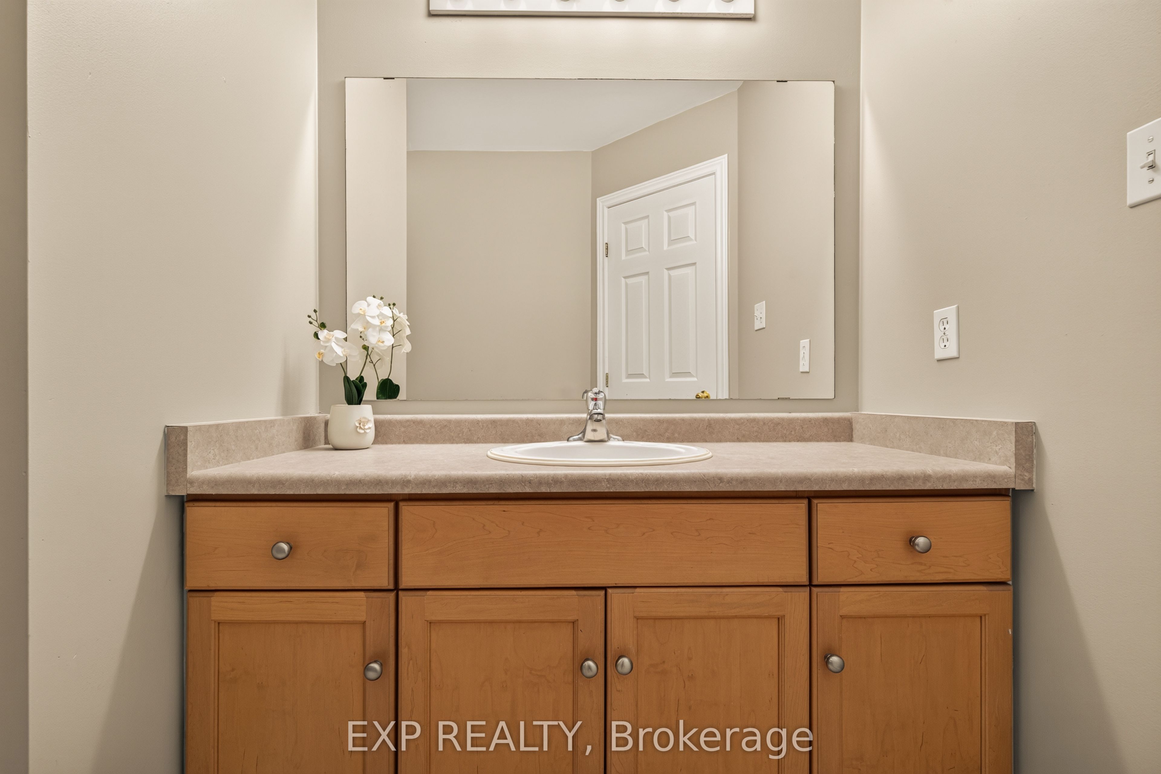 72 Etherington Crescent Property Photo 34