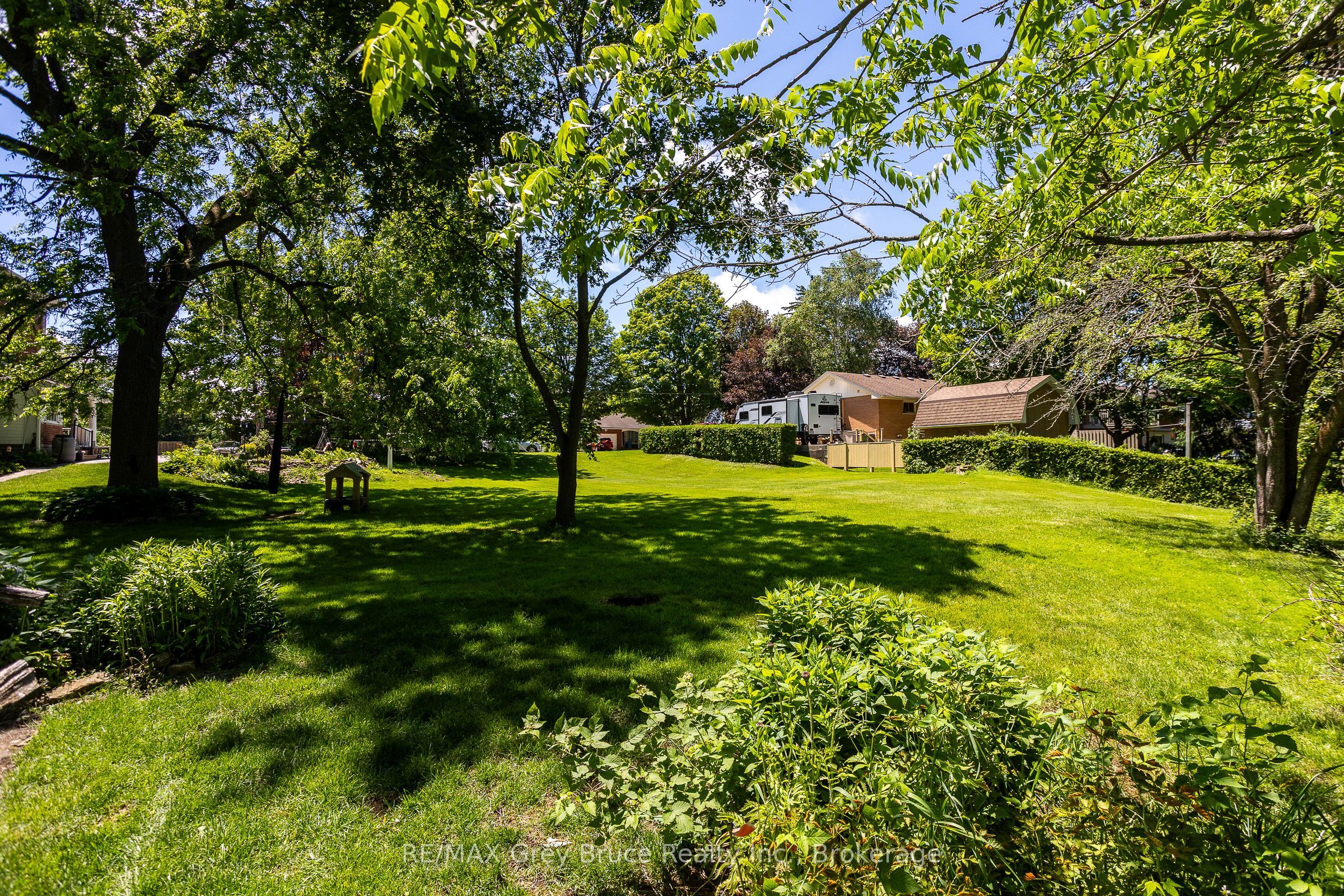 580 23rd Street W Property Photo 33