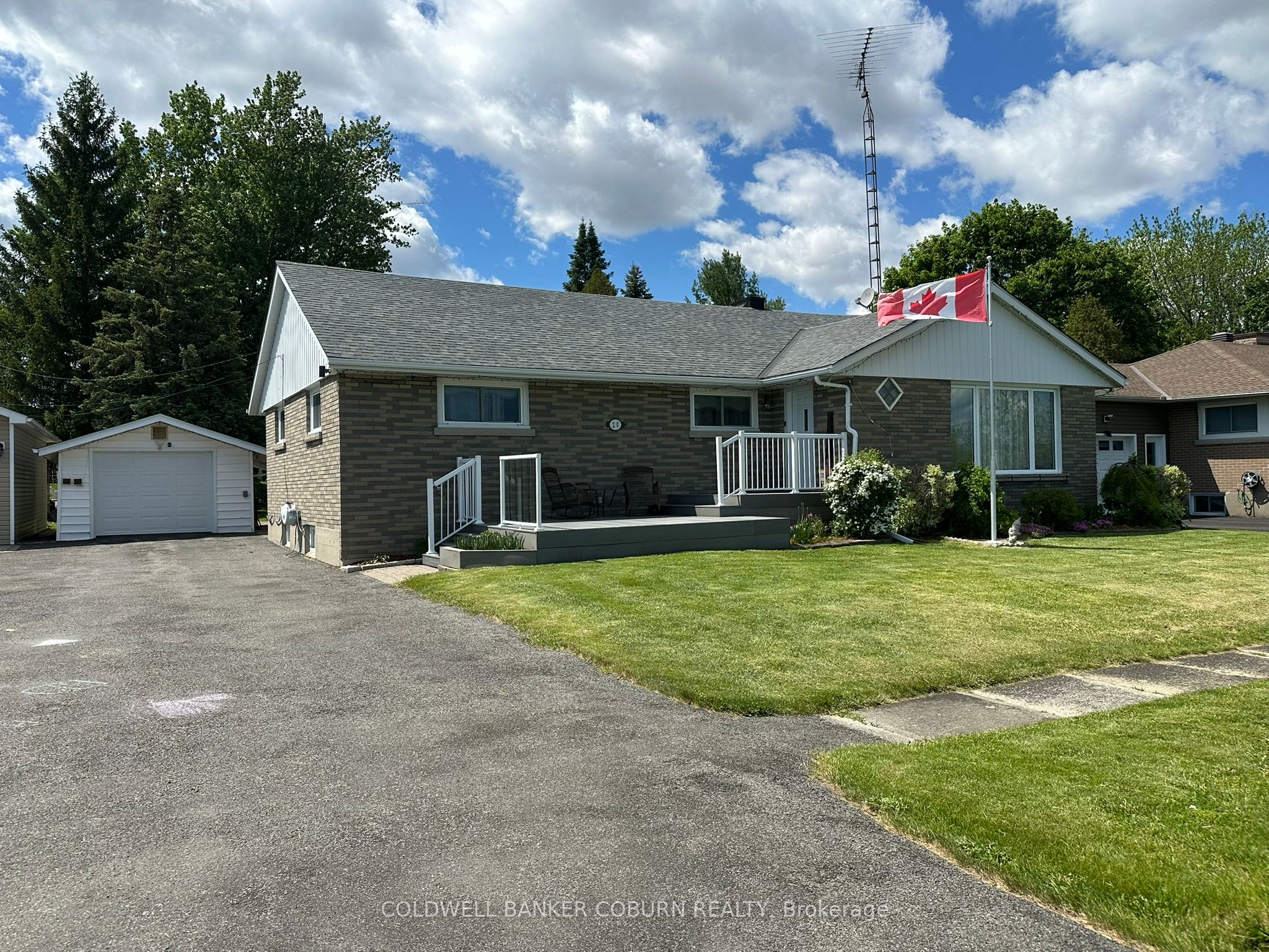 20 Elizabeth Drive Property Photo 1