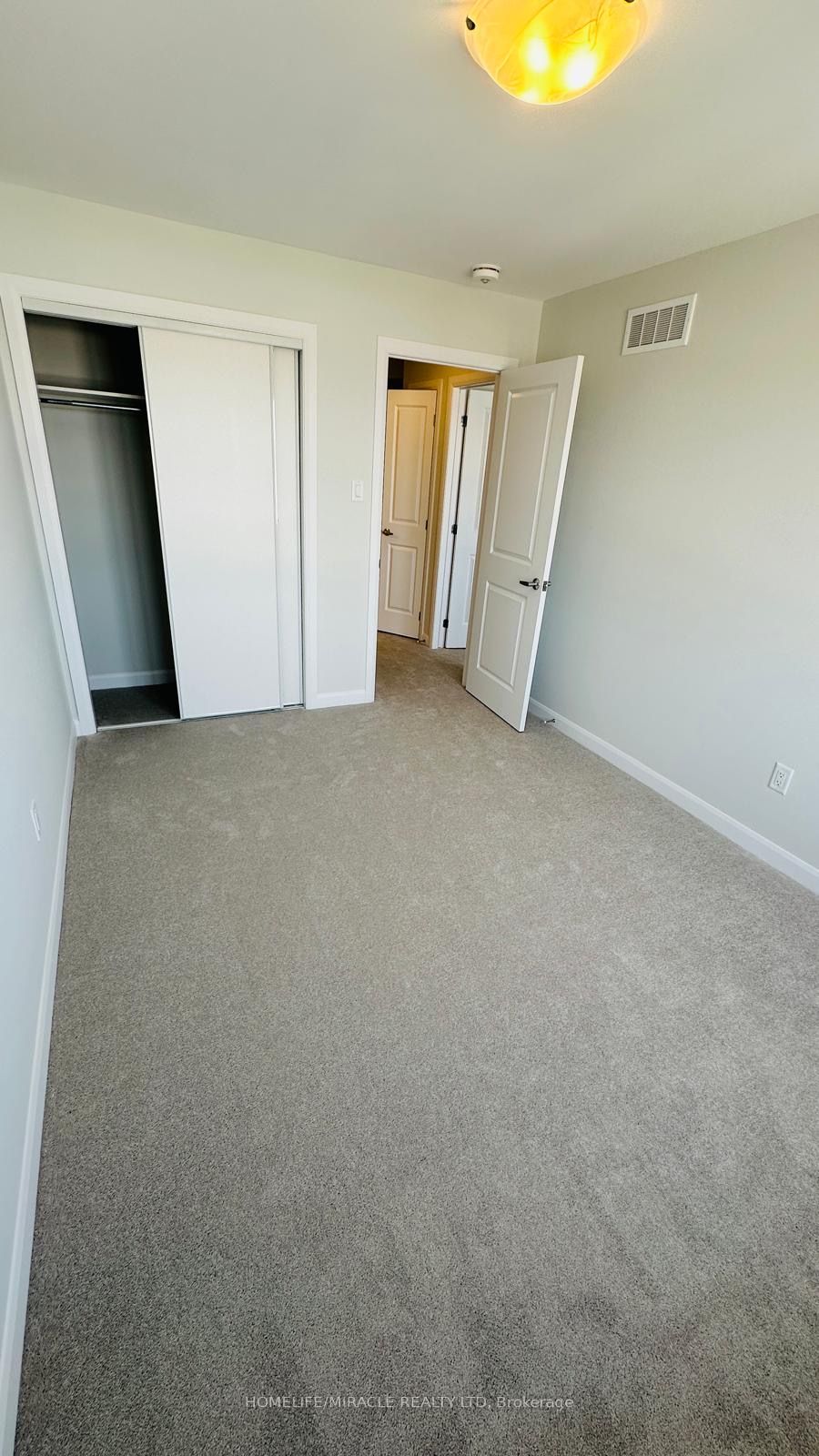 755 Fairline Row Property Photo 16