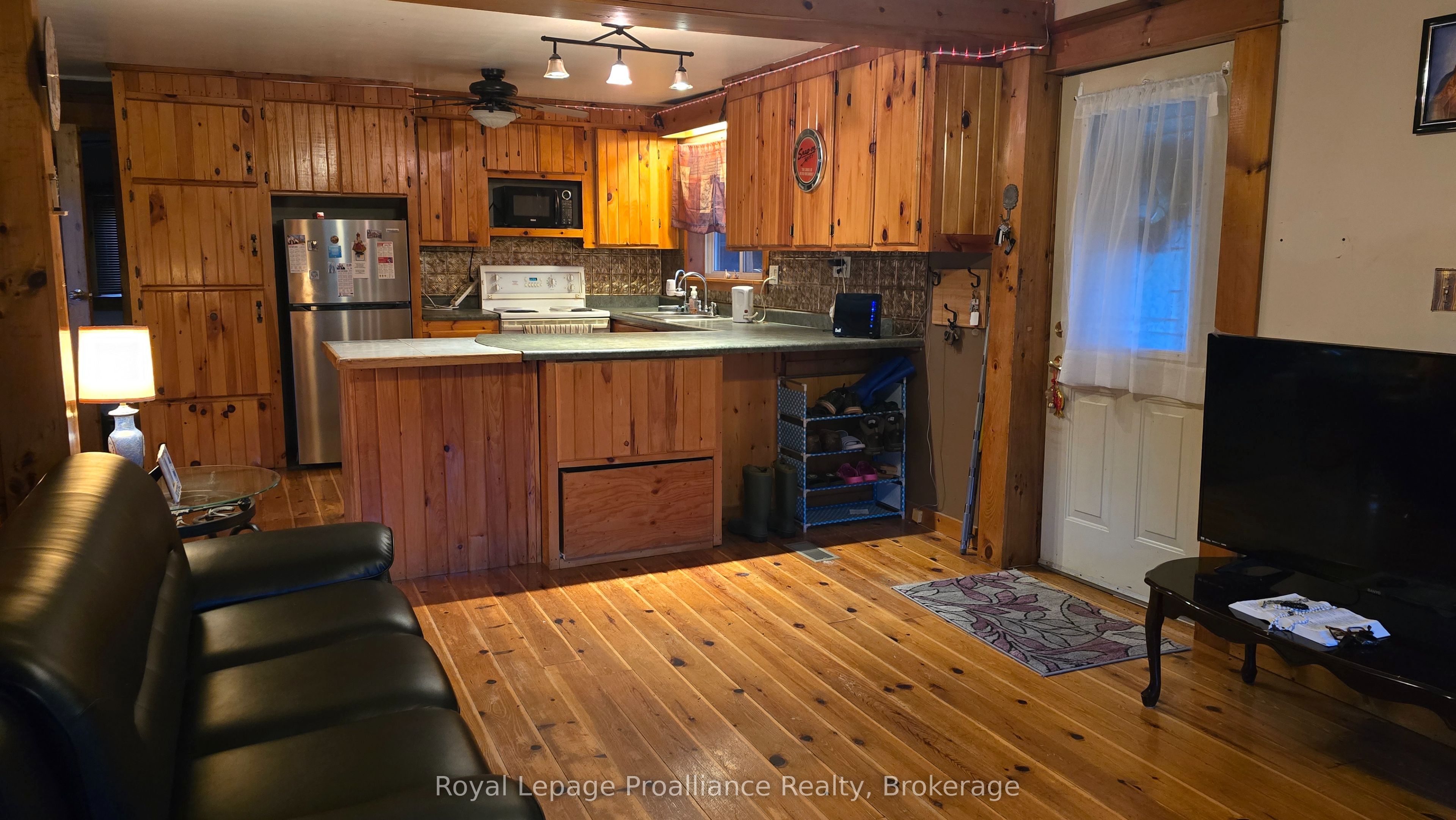 276 5th Concession Road N Property Photo 6