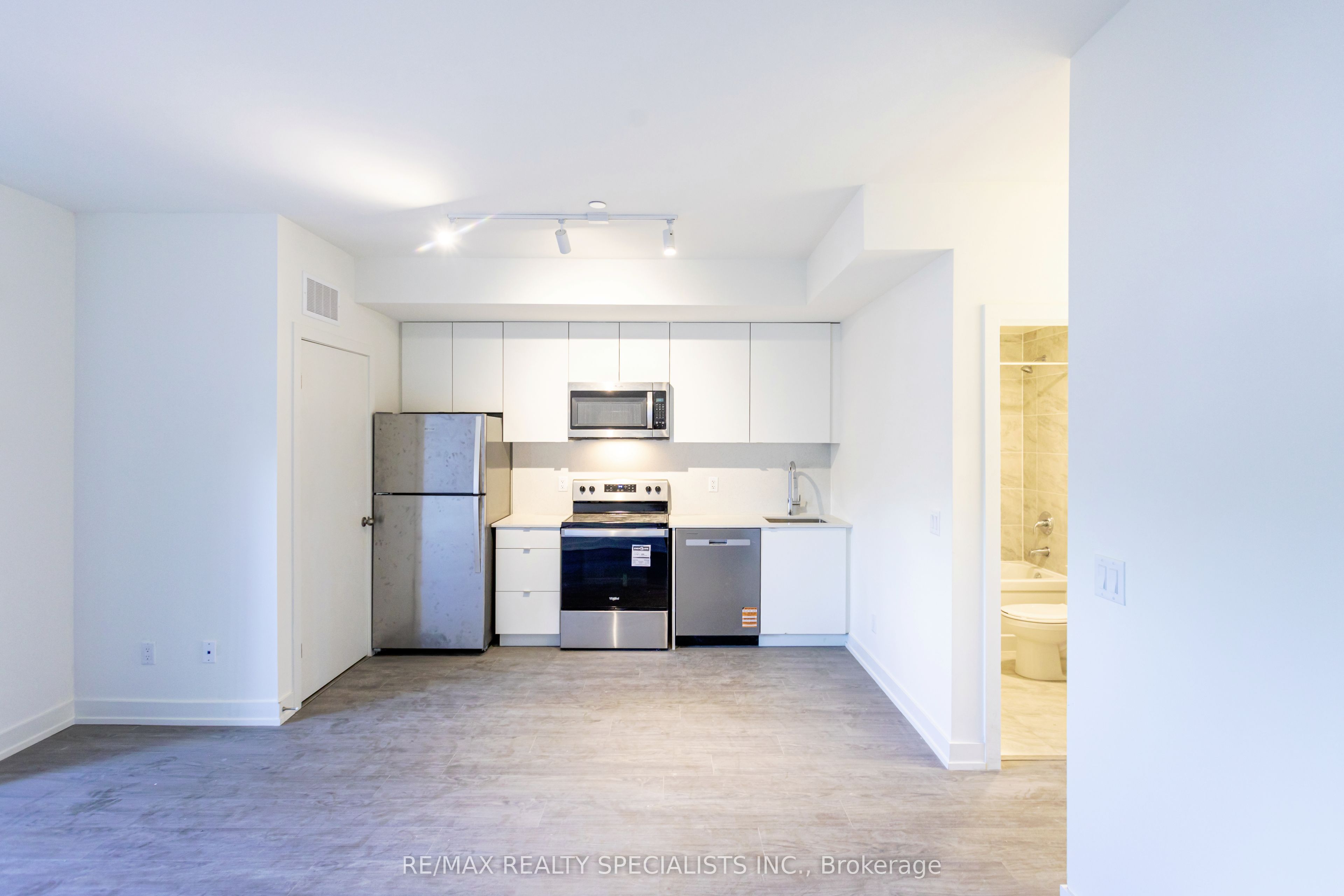 16 Melbourne Avenue 106a Property Photo 8