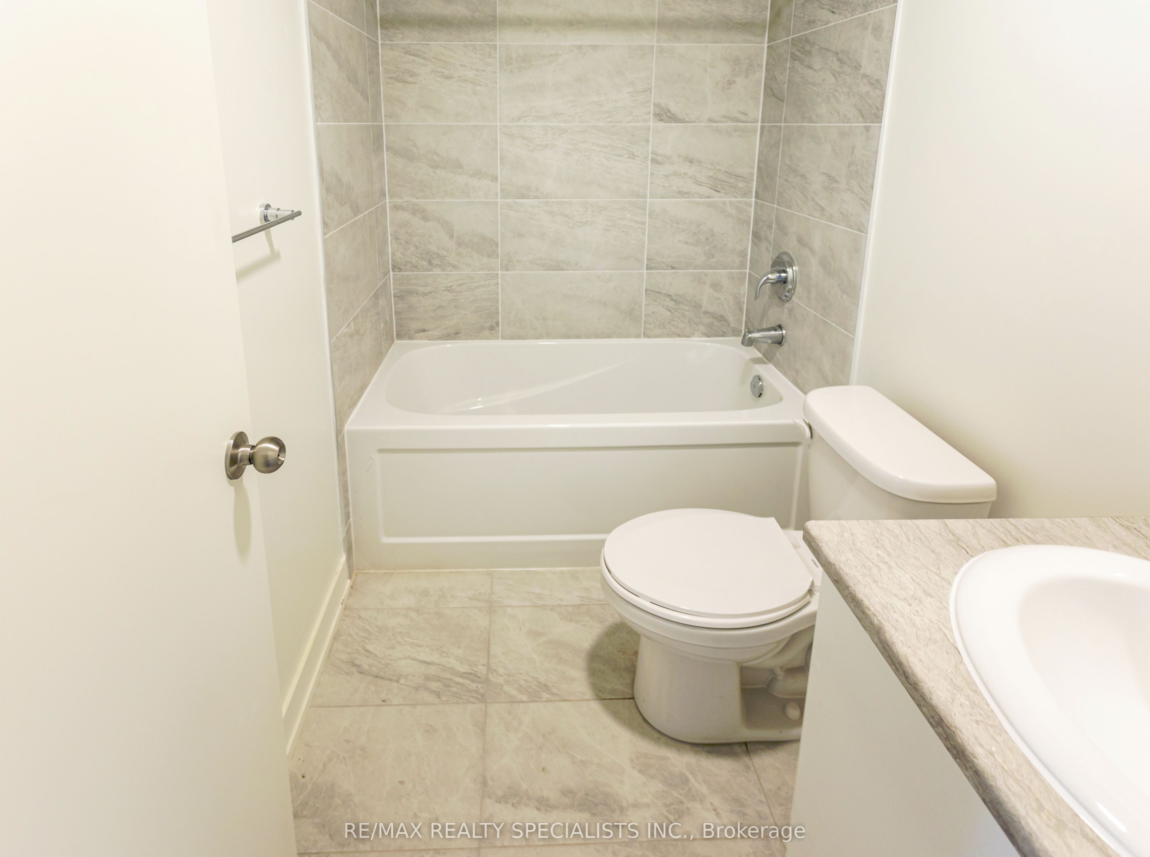 16 Melbourne Avenue 106a Property Photo 14